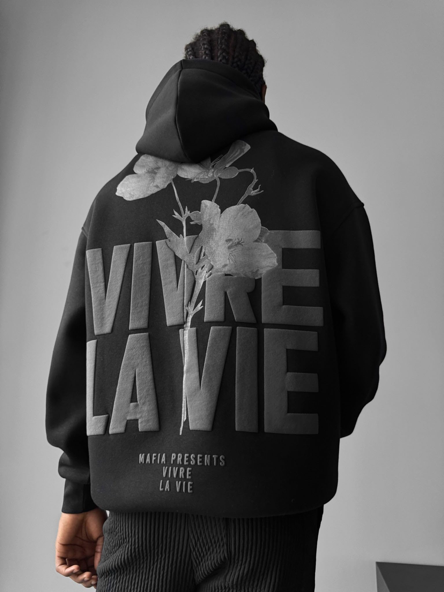 Oversize Vivre La Vie Hoodie - Black and Grey