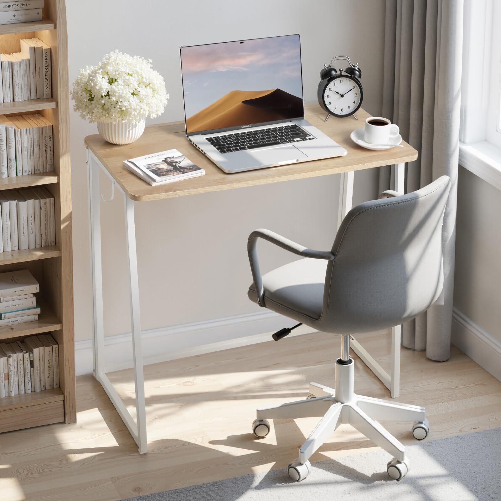VEVOR Scrivania Pieghevole, Tavolo Piccolo da 80 cm, Tavolo per Computer, Robusto Pannello di Particelle con Ganci Portaoggetti, Postazione di Lavoro per Ufficio Domestico, Facile da Montare, Rovere