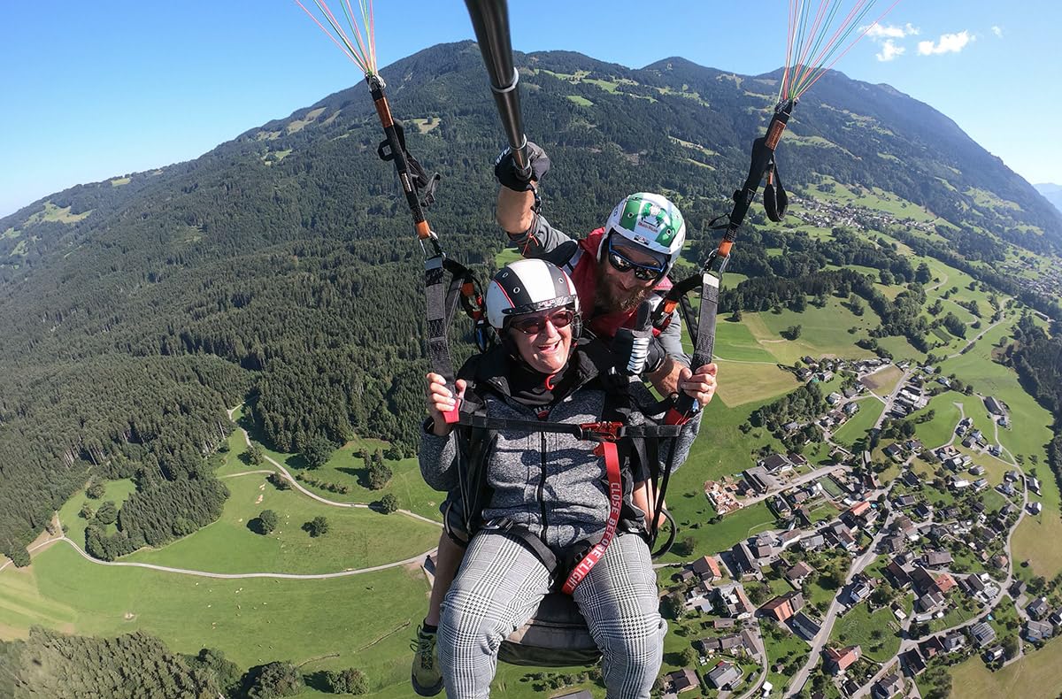 JOCHEN SCHWEIZER Geschenkgutschein: Gleitschirm Tandemflug Silbertal