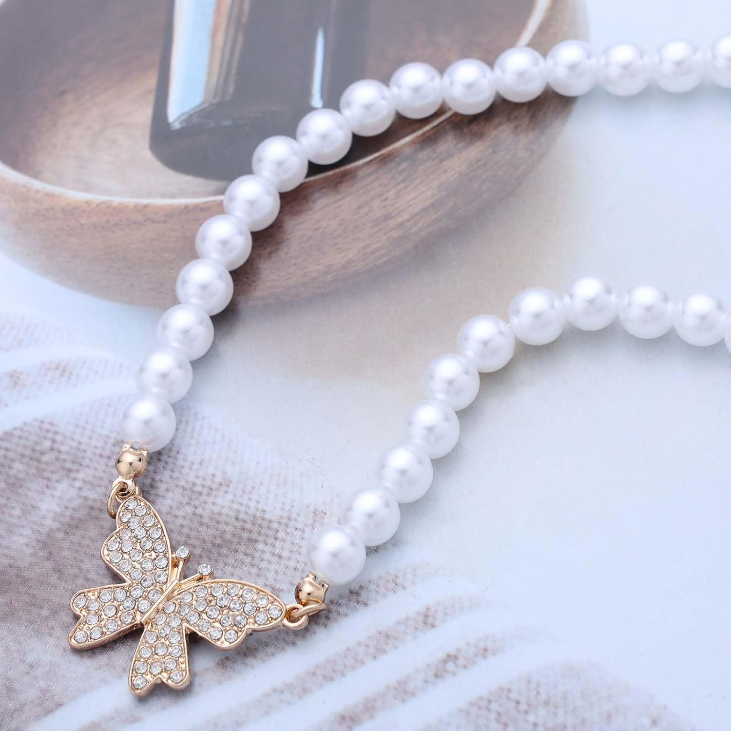 Boho Pearl Choker Necklace Vintage Crystal Butterfly Necklace Gold Imitation Pearl Chain Necklace Sparkly Cz Paved Butterfly Necklace Choker Jewelry for Women - Image 4