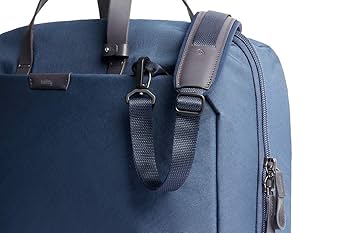 Amazon | Bellroy Flight Bag（16インチのノートPCを収納可能