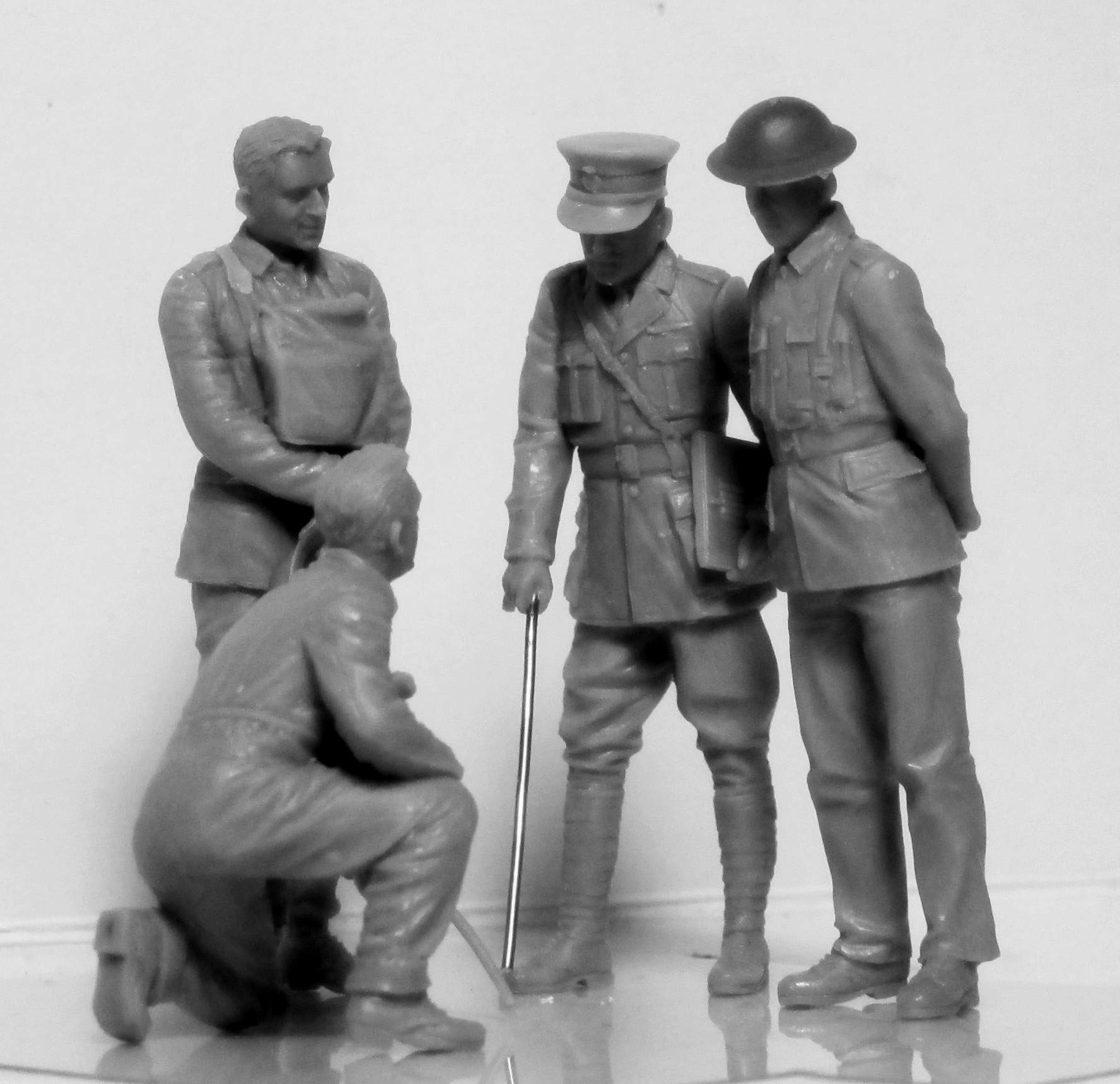 Amazon.com: ICM ICM35708 1:35-WWI British Tank Crew 4 Figs