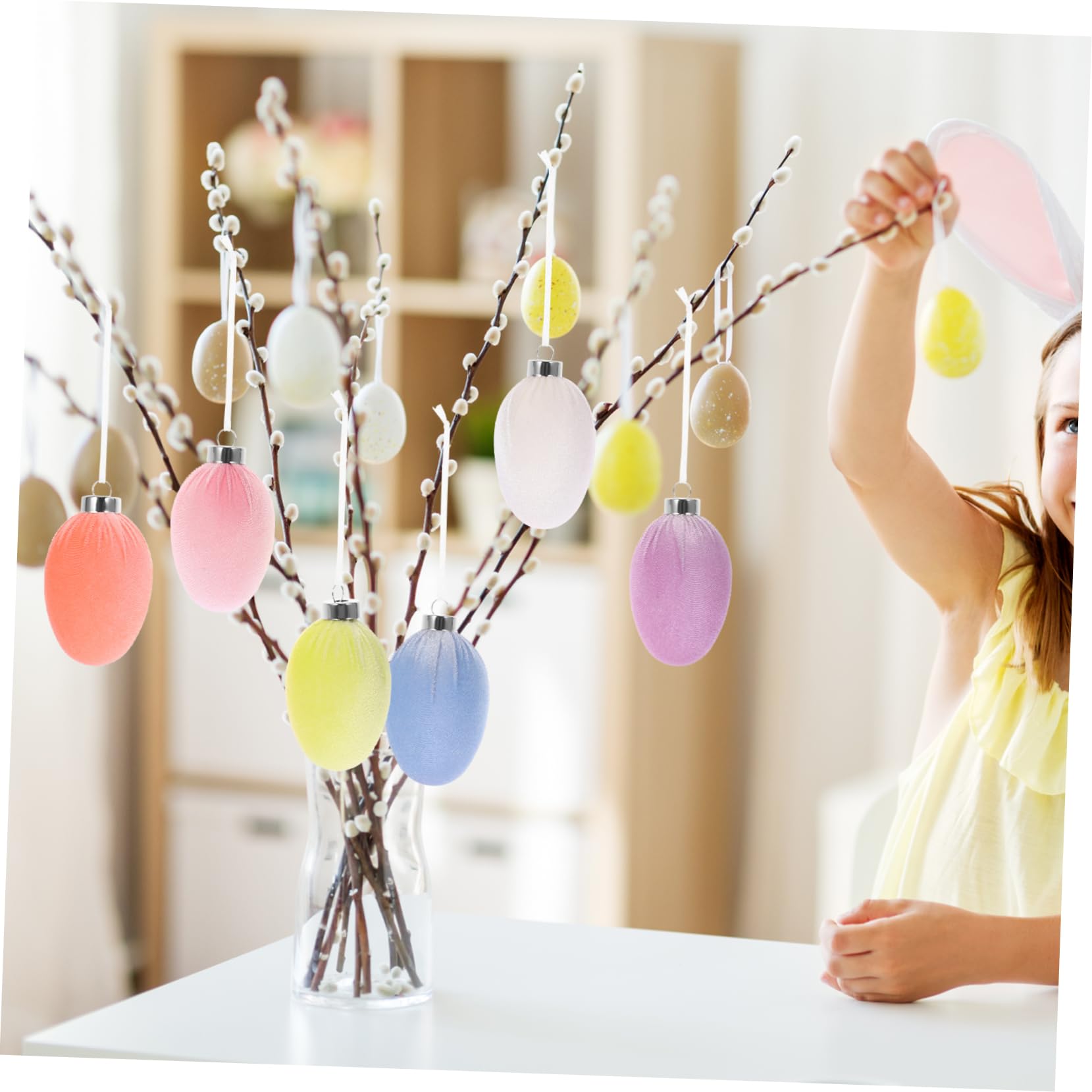 12 Stück Osteranhänger zum Aufhängen Festliche Hängedekoration aus Kunststoff und Flocking Eierförmige Osterschmuck für Osteratmosphäre