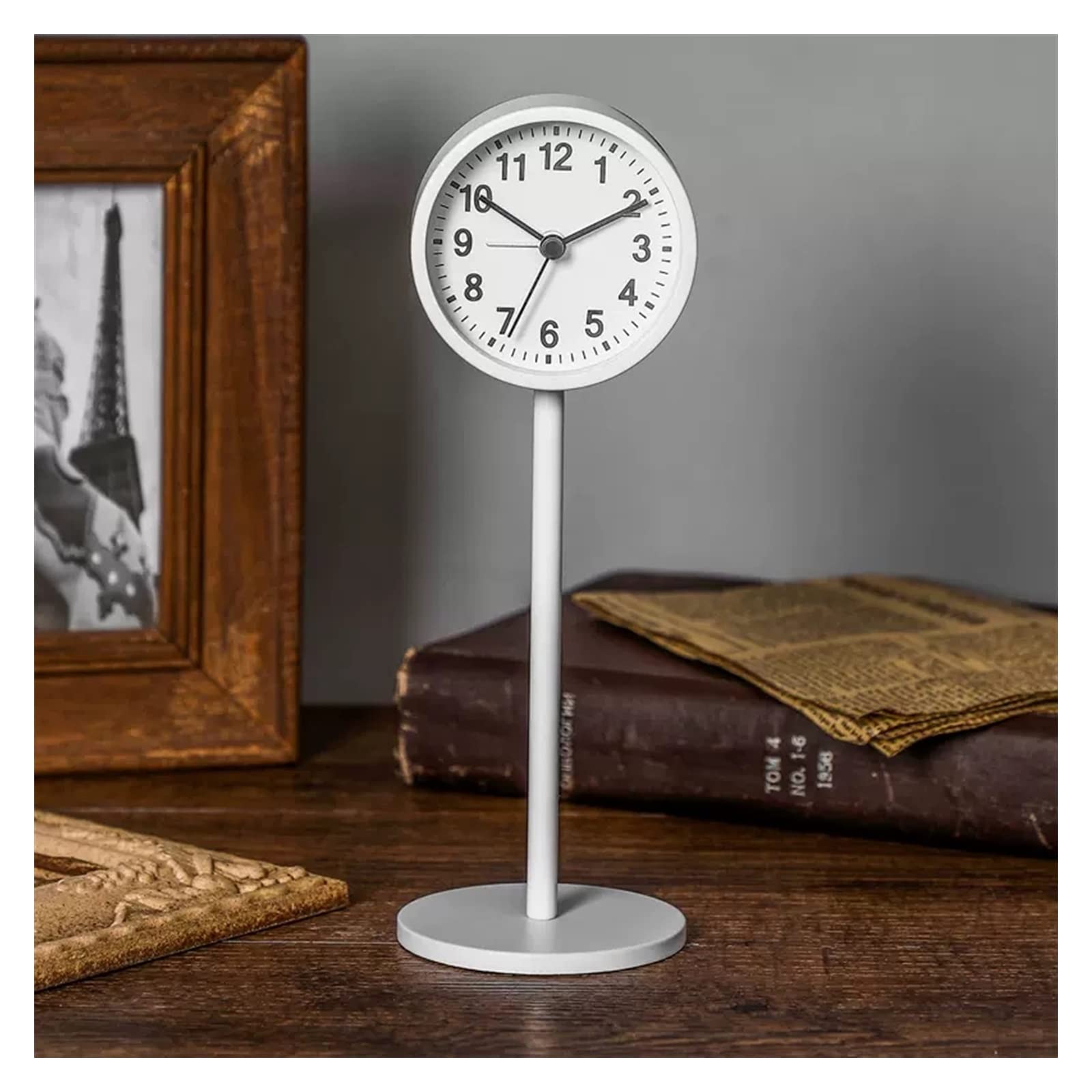 Desk Clock Modern Small Table Clocks, Metal Silent Non-Ticking Nordic Simple Style Digital Desk Clock, Battery Operated Alarm Clock for Bedroom Living Room Kitchen Indoor Décor Alarm Clock for Bedroom