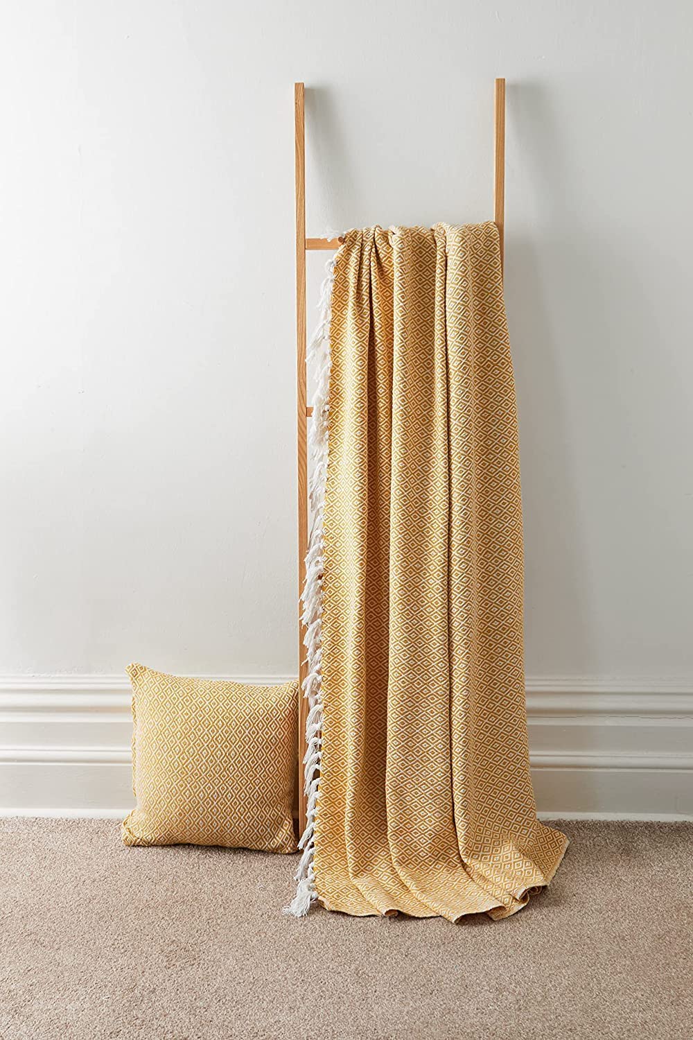 London Dream Regal Medium Throws For Sofas And Chairs (127 x 152 cm) Ochre Diamond Geo Pattern, 100% Cotton Reversible Throw Blanket For 1 Seater Single Bed Couch Chair