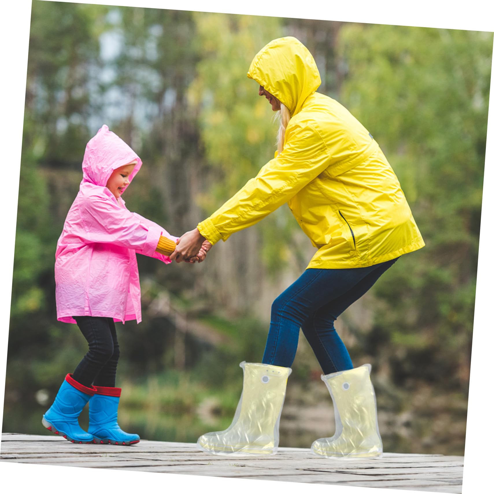 Couvre-Chaussures D'extérieur PE 50 Pièces pour Pluie, Modèle Transparent | Jetables, Lot de 50, Usage Extérieur Pluie, Protection Pratique et Entretien Simple