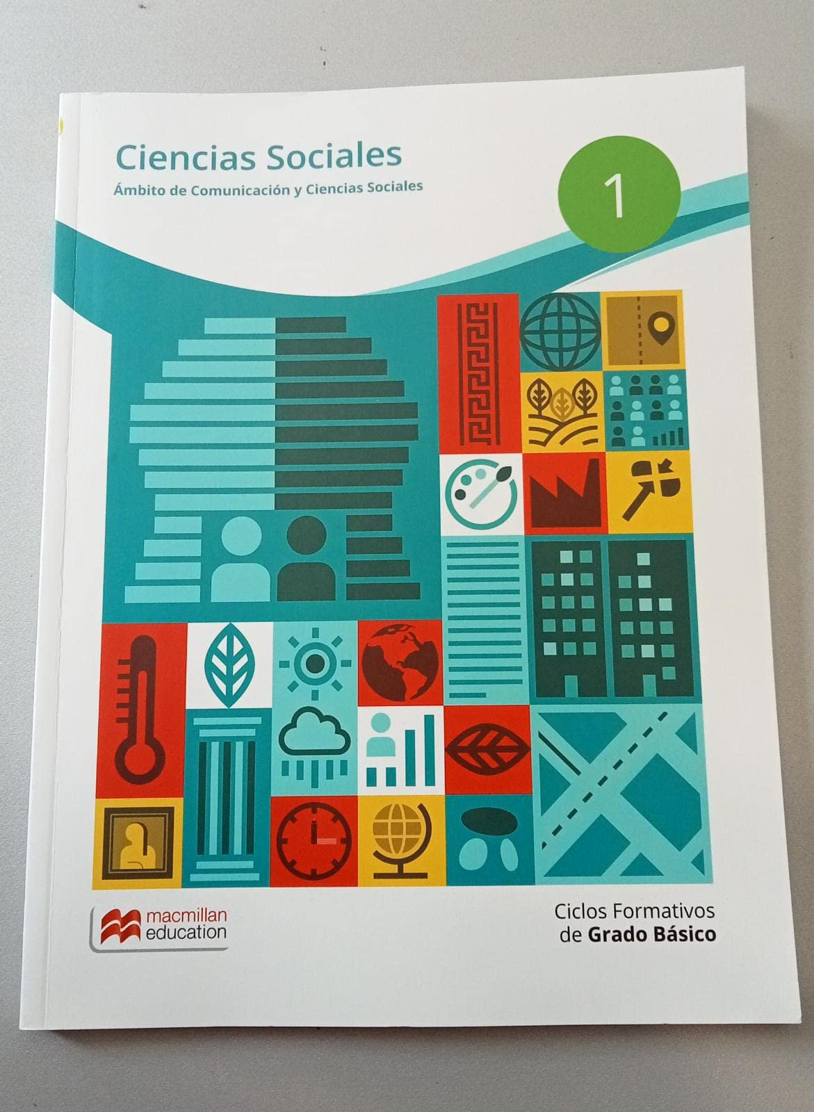 Grado Básico Sociales 3º - Libro de Texto en formato físico de Ciencias Sociales 3º ESO