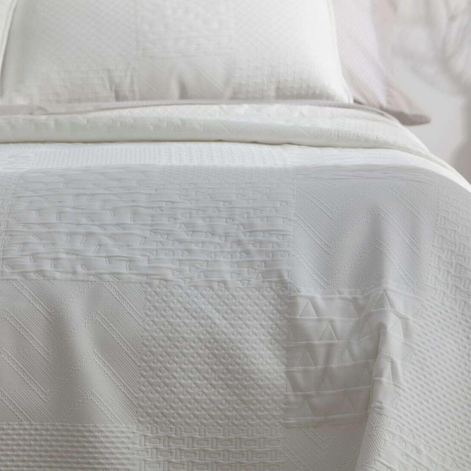 Burrito Blanco | Colcha 100% Poliéster Cama 150 Blanco | Incluye 2 Fundas de Cojín | Tacto Cotton Touch | Relleno 360 g/m² | Tacto Suave | Larga Duración