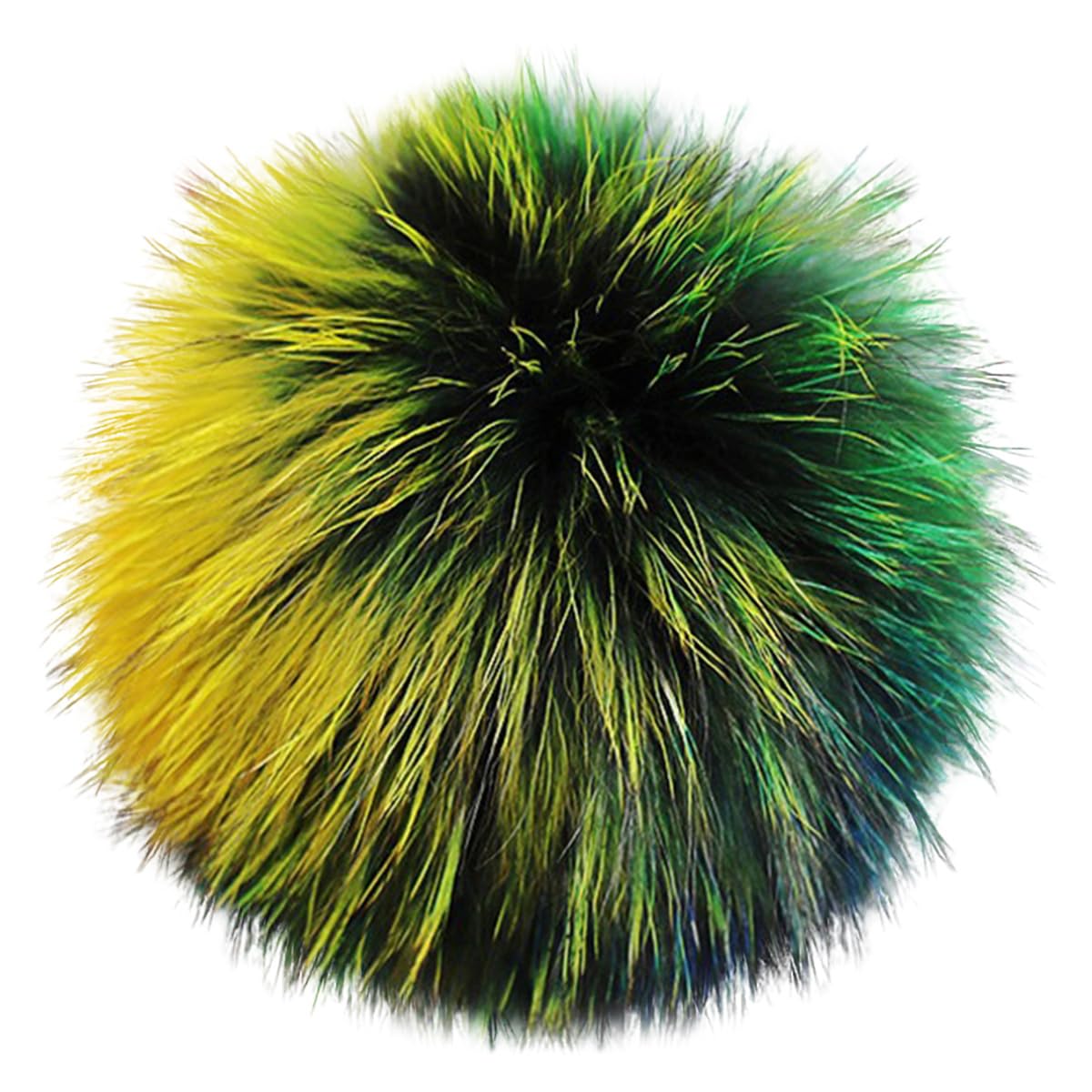 Pompon en fausse fourrure pour des bonnets et écharpes douillets faits maison