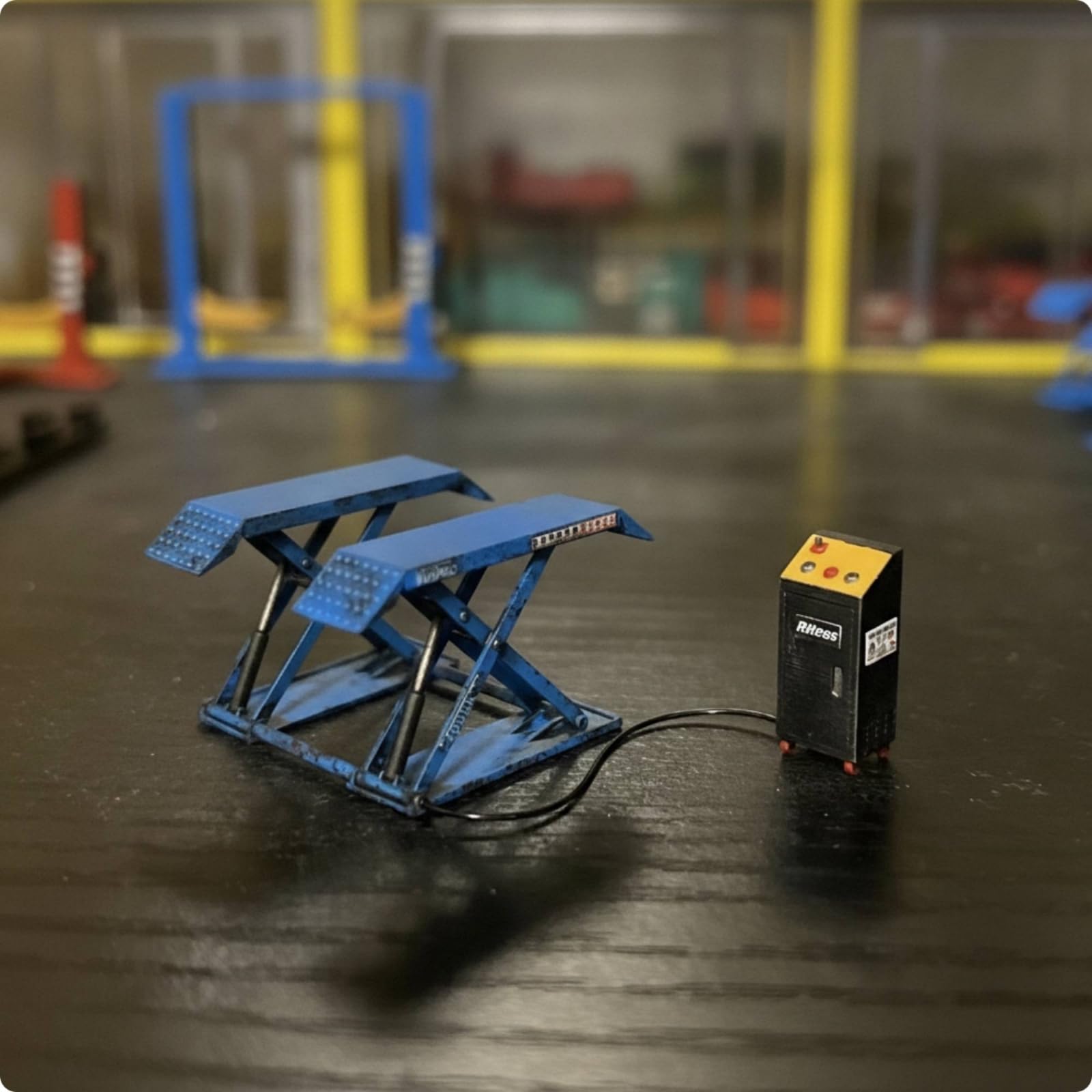 Pantografo in Miniatura Modello Sollevatore da Laboratorio Piattaforma a Forbice Diorama Tecnico Resina con Cavi E Pulsantiera Funzionante Adatto per, Style to 3