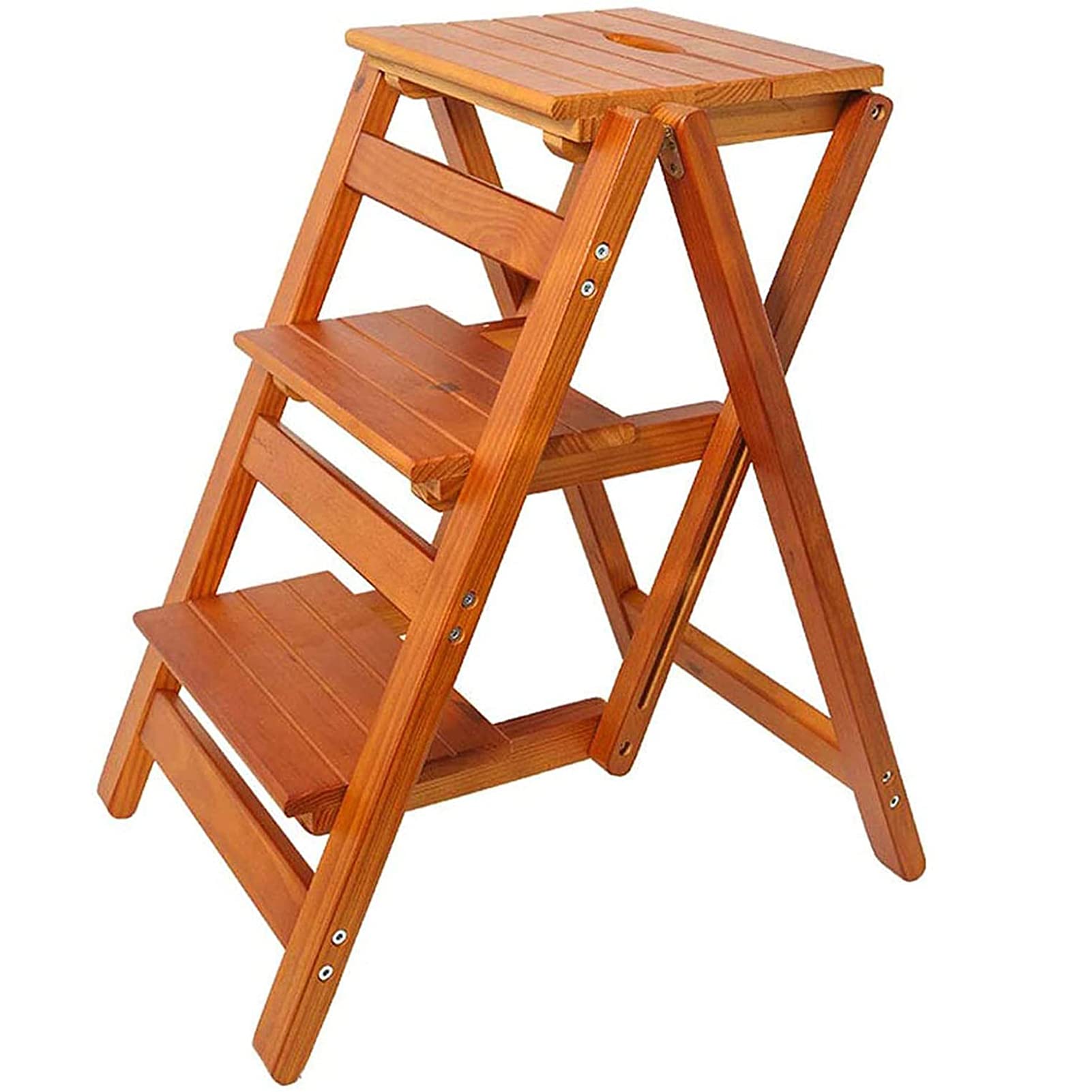 Escabeau en bois domestique pour un intérieur chaleureux et bien organisé