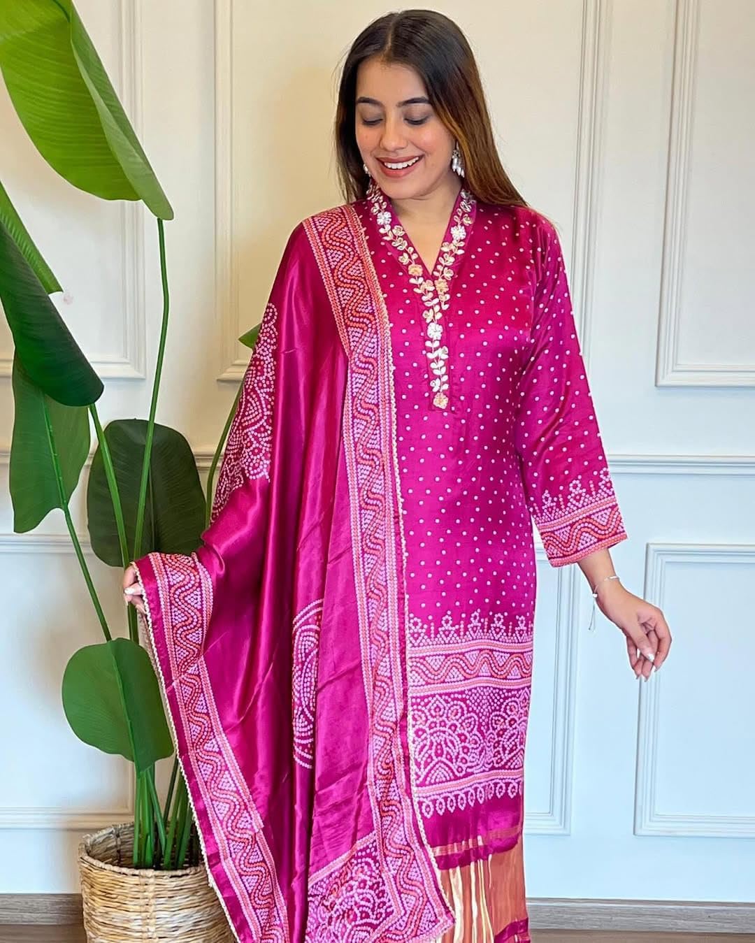 RangMahal Indyjskie damskie spodnie Chinon z jedwabnej tkaniny Kurta i Dupatta Set Heavy Work