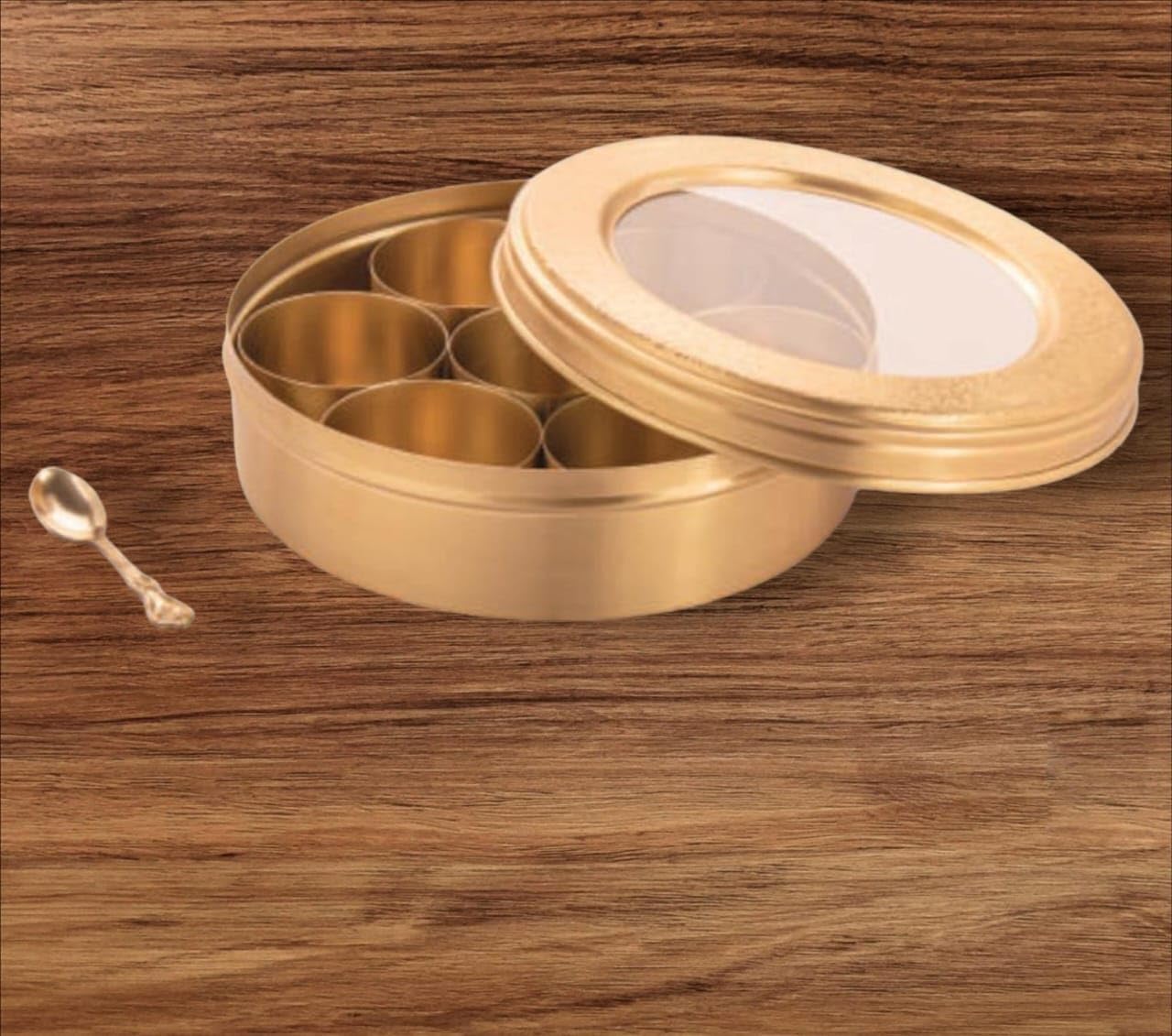 World Wide Decor mosiężne pudełko masala, organizer do przechowywania przypraw, masala dabba, do każdego zastosowania w kuchni, ręcznie wykonany w Indiach, zestaw pudełek na przyprawy z łyżką (7