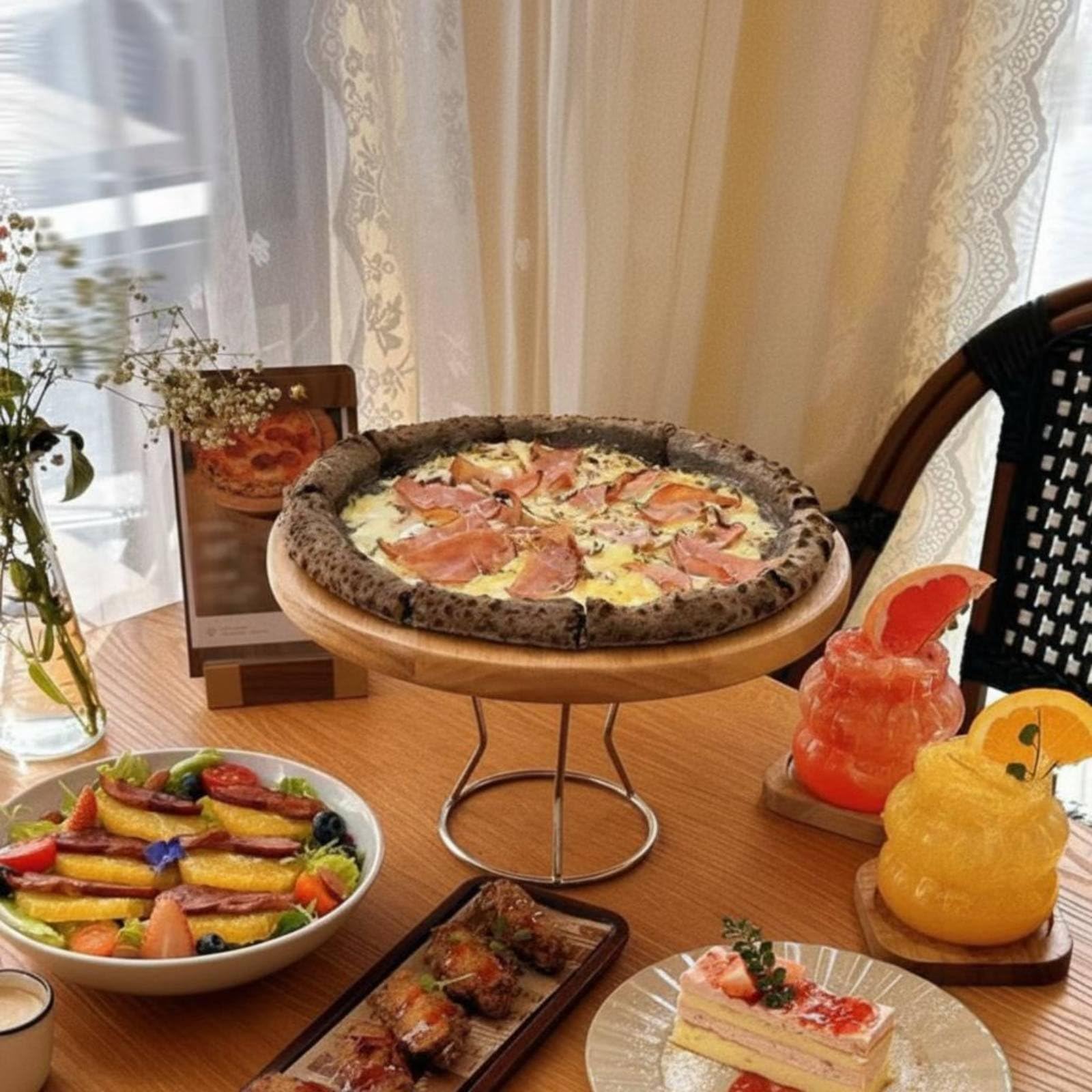 Qianly Alzatina per Pizza in Design in Legno Elegante Espositore per Dolci Stile Rustico Multiuso Porta Cupcake Rustico per Ristoratori, Brunch, Pasticceria, 30CM, Rovere Scanalato