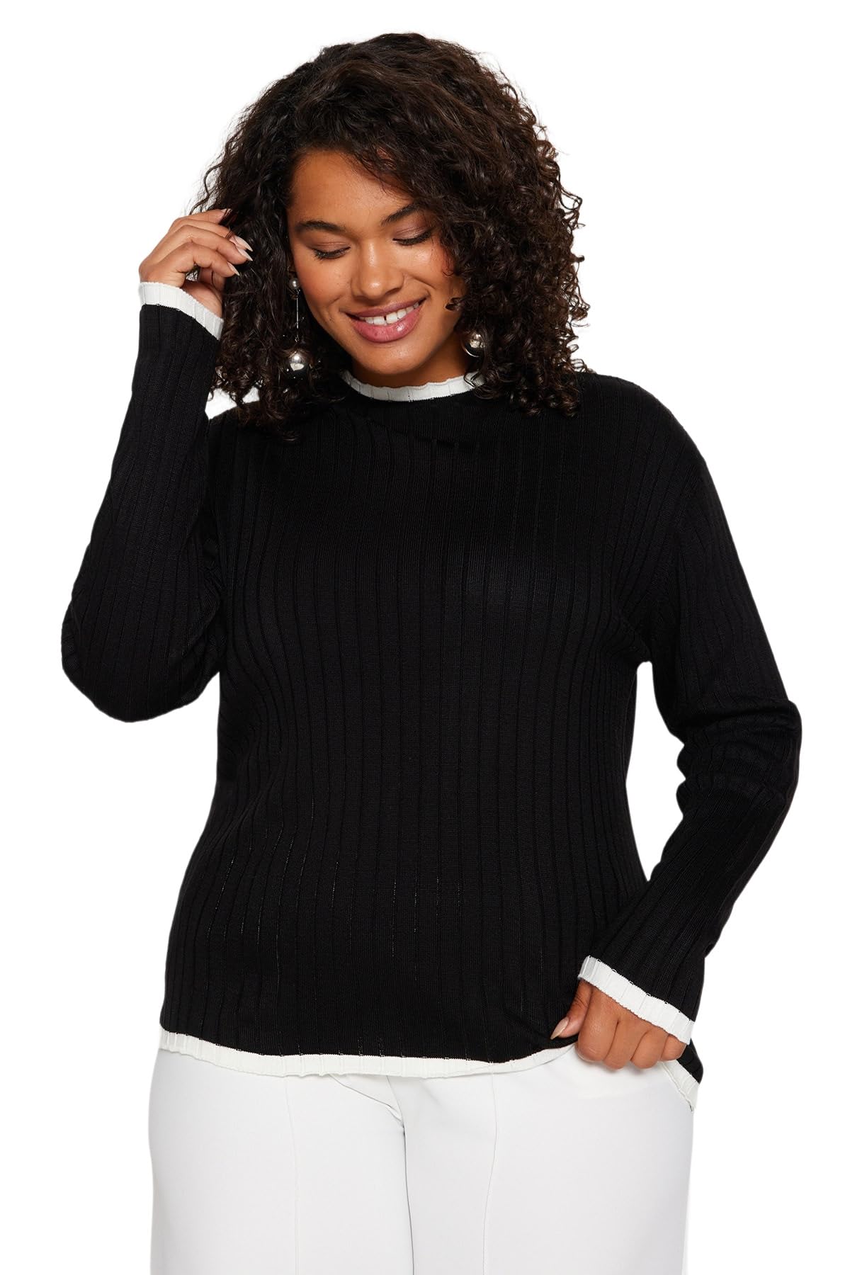 Trendyol Curve Damen Schwarz Er, Gestreifter Strickpullover Mit Detaillierten Details Für - 4XL