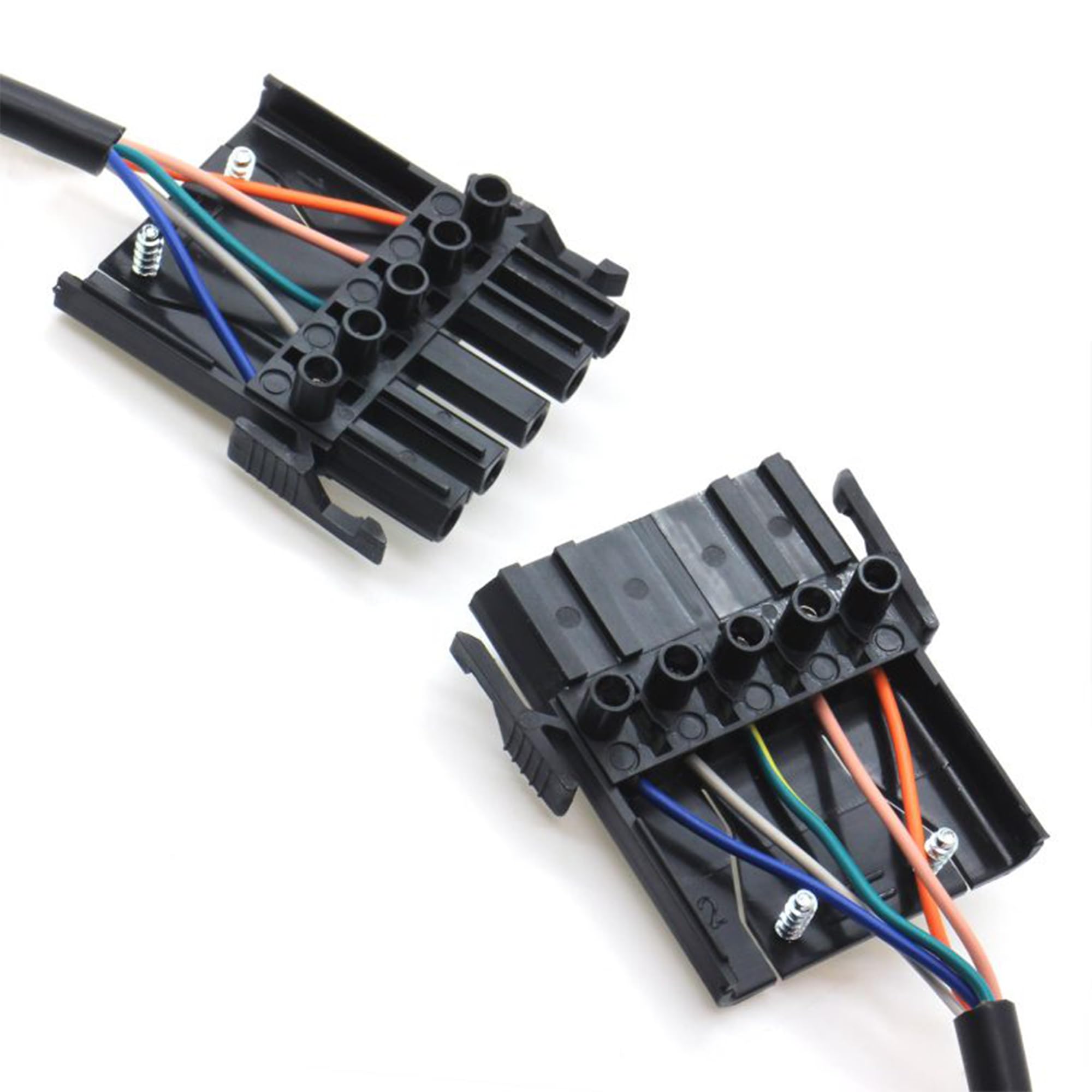 Arctic Hayes 3-5 Way Connector with Strain Relief