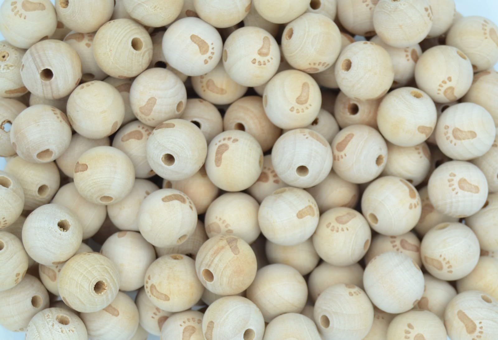 celloexpress Natural Wooden Round Beads Used for Handmade Jewellery or Macrame (Footprint - Papaya - 20mm x 18mm (4mm Hole), Pack of 100)