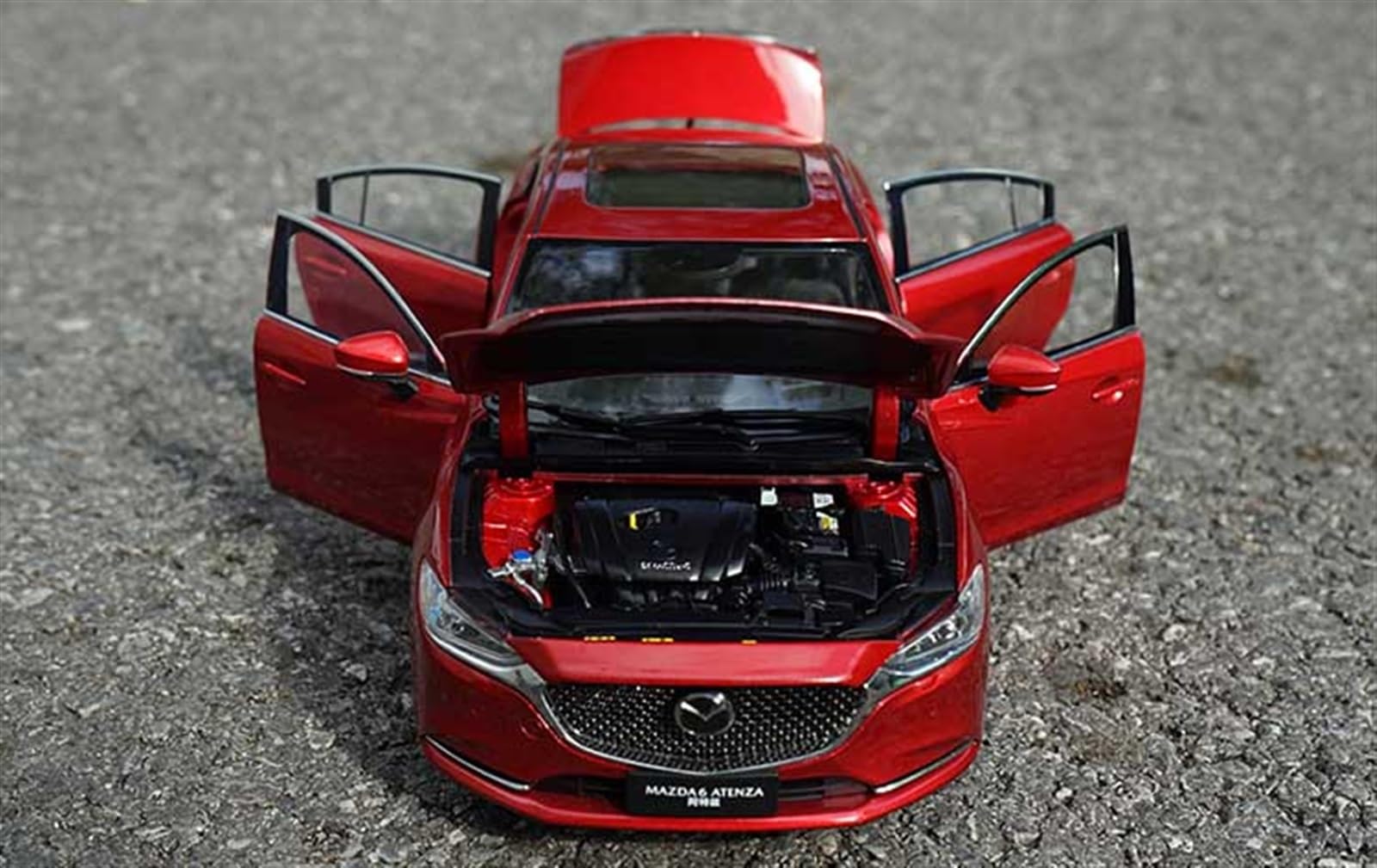 Amazon.co.jp: モデルカーのおもちゃ 1:18 マツダアテンザスケール車