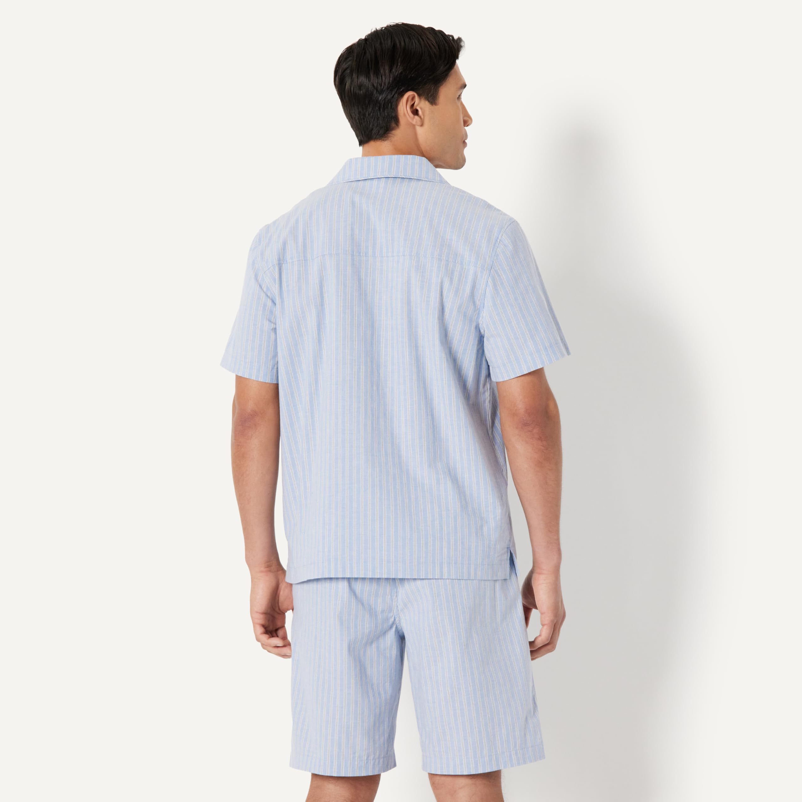 Amazon Essentials Conjunto de Pijama Corto de Popelina Elástica con Cuello en Pico Hombre