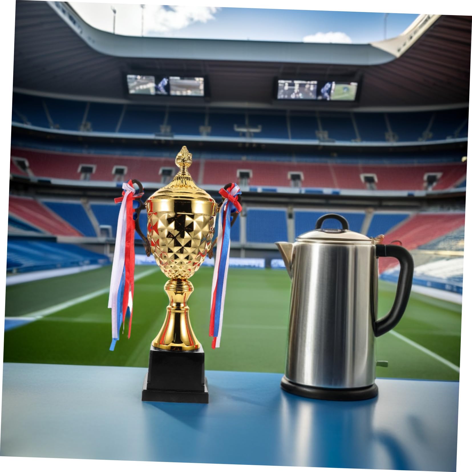 BESPORTBLE Großer Metall-Pokal Sports Trophy Cup Gold Glänzend für Fußball Basketball Golf Gewinner Turniere Teamwettbewerbe Festival und Party Auszeichnung