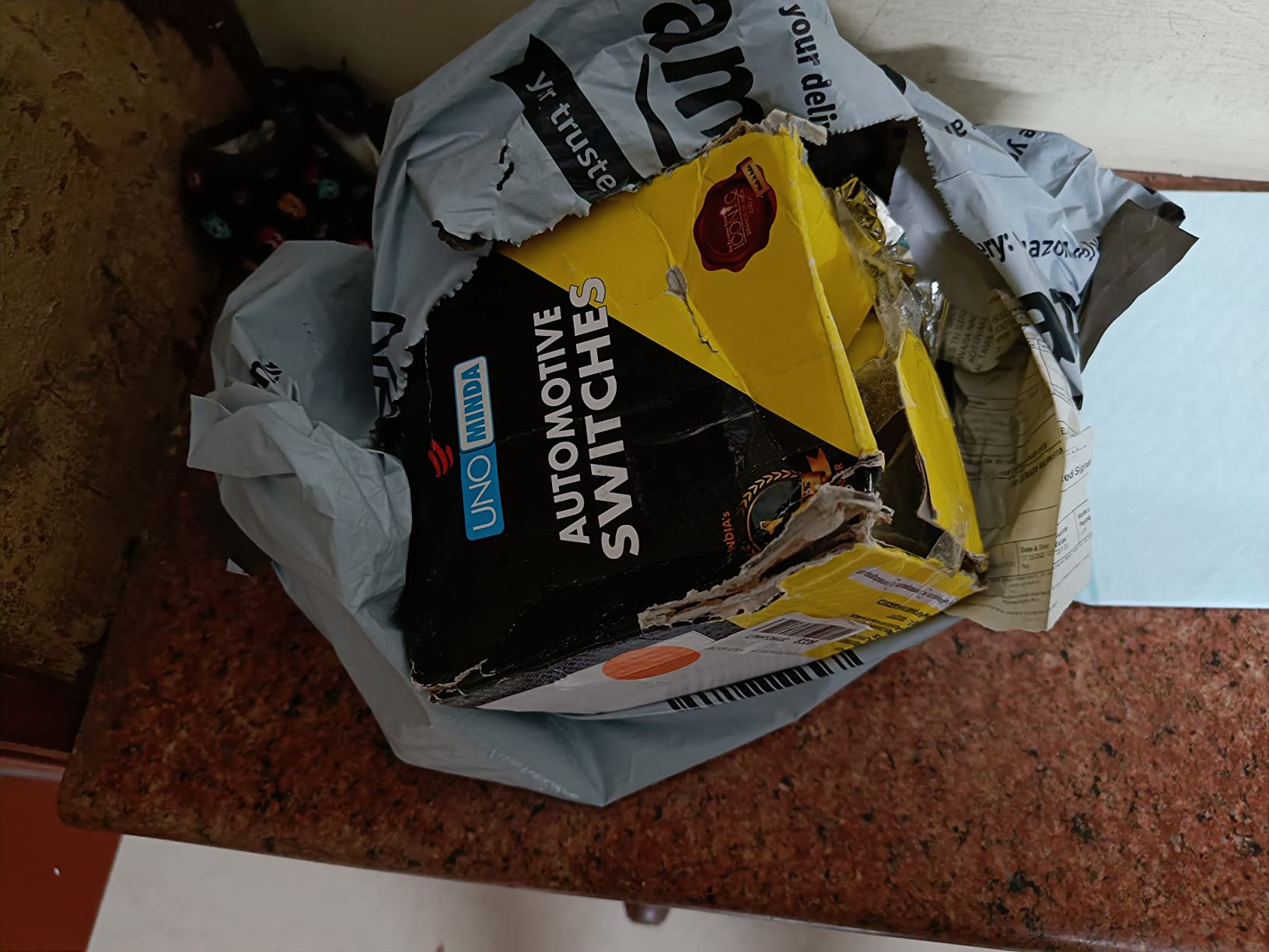 UNO MINDA TD4001Y Battery Cutoff Switch Yellow Amazon.in Car