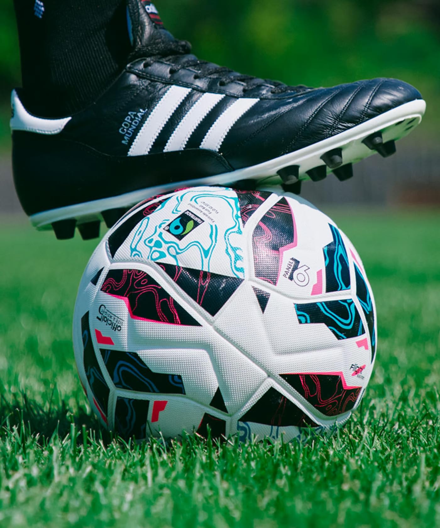 Cawila Liga Triton Matchball Größe 5, Fairtrade-zertifizierter Thermo-Bonded Fußball, Profi-Spielball für Verein & Training