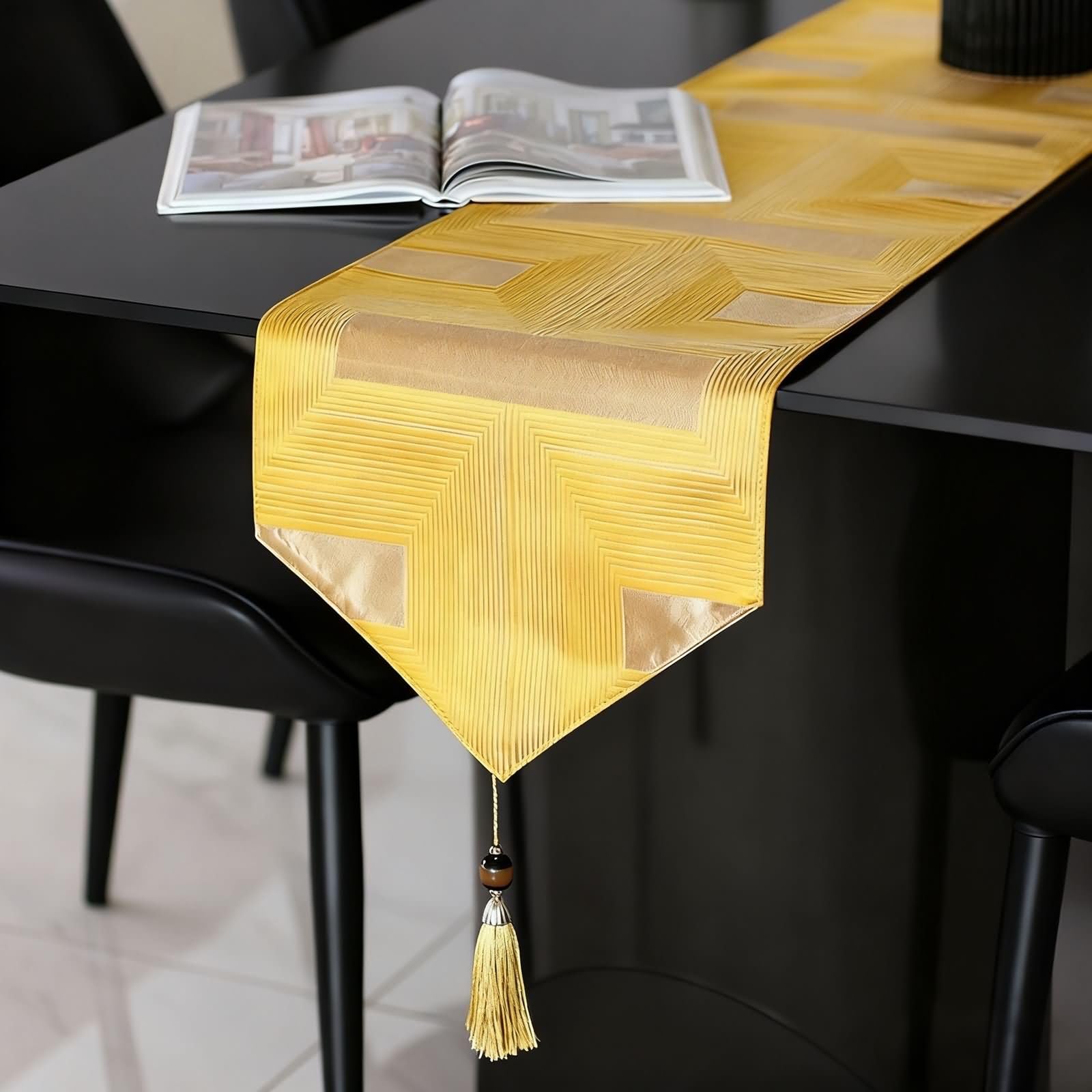 Runner da Tavola Oro Giallo con Motivi Geometrici,Poliestere,33x240cm