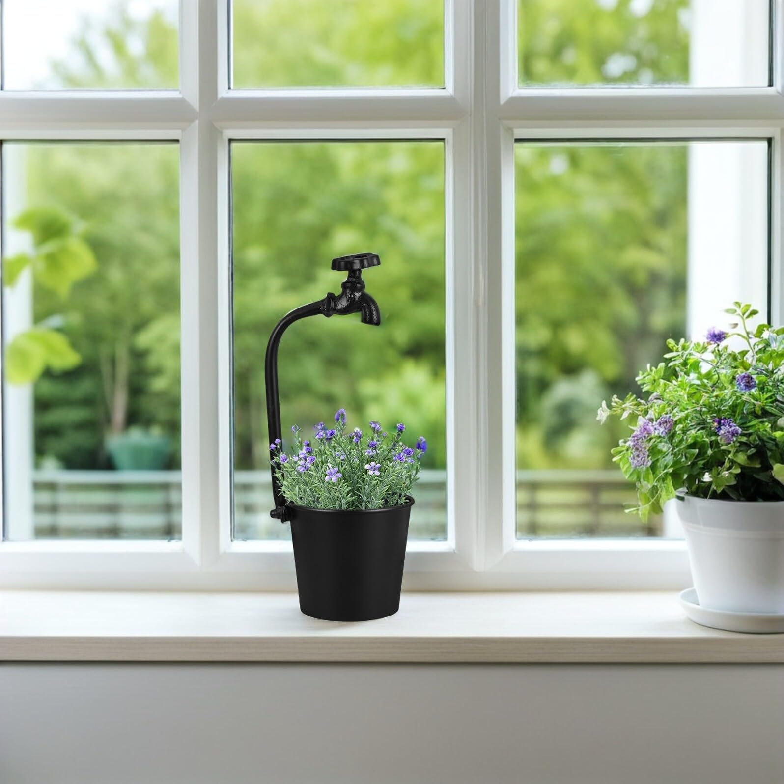 Jardinière Rétro en Fer Noir avec Robinet Métal pour Extérieur, Pot de Fleurs Rustique Multifonction Adapté la Décoration de Table et Jardin