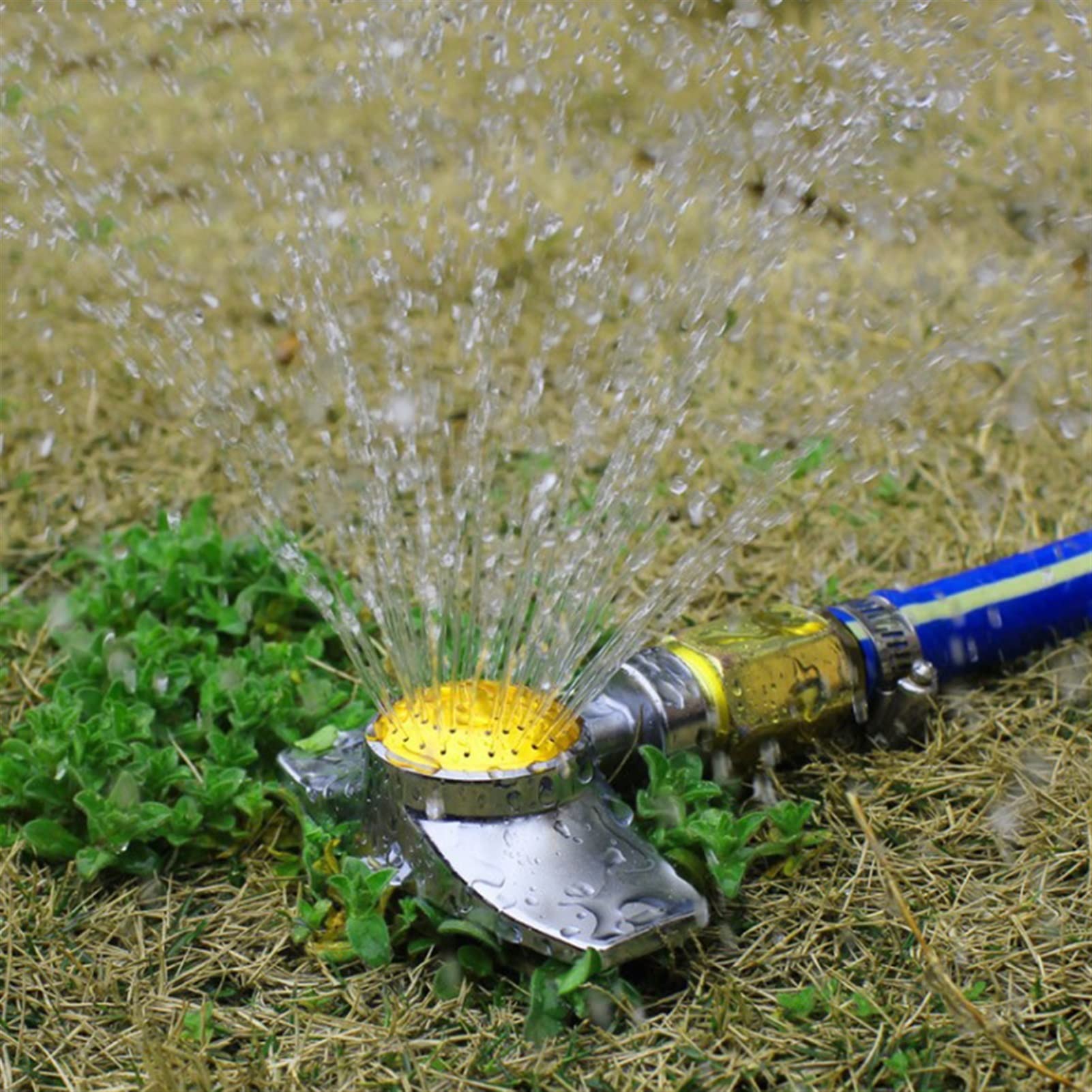 Acquista 2PCS Rotazione automatica Ugello di irrigazione a 360 gradi Irrigatore Giardino Parco Prato Fiore Irrigazione di verdure in Italia a partire da 2.15