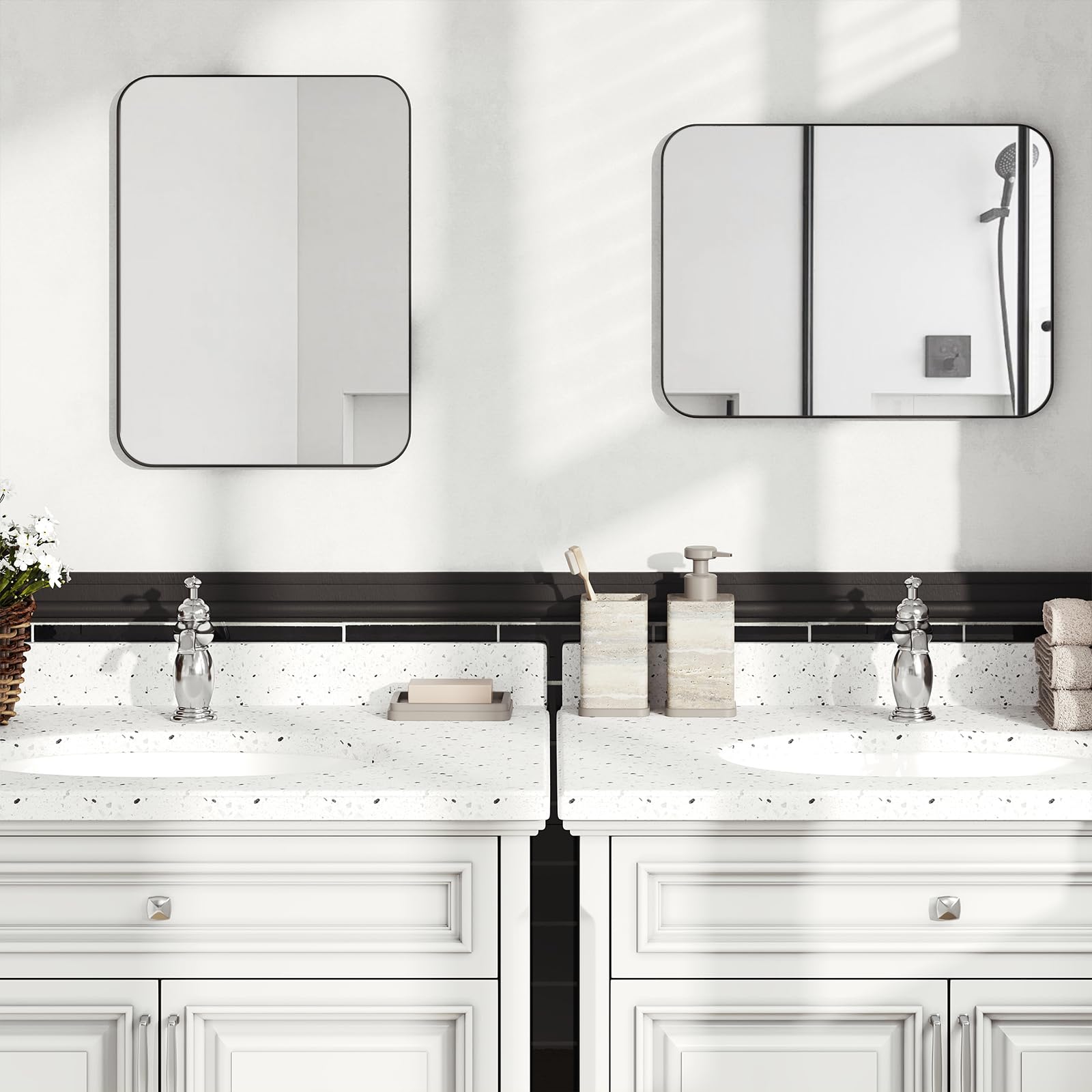 WOLTU Miroir Mural Rectangulaire 40x30 cm, Miroir Salle de Bain, Cadre en Métal Noir, avec Film Anti-éclats, Miroir Décoratif pour Salon, Chambre, Entrée, Couloir, Moderne