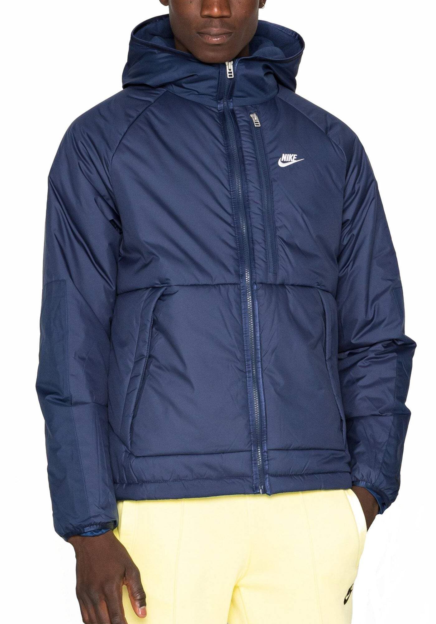 Sudadera Nike para hombre ideal para llevar tu Macbook Pro de forma cómoda 3