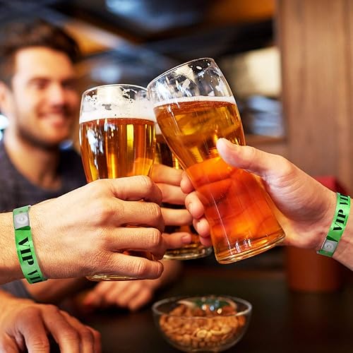 Vista 23 de 100 pulseras Wristco holográficas de plástico VIP de alta calidad, 5/8 x 10 pulgadas, impermeables, duraderas, resistentes a desgarros, pulseras Oro