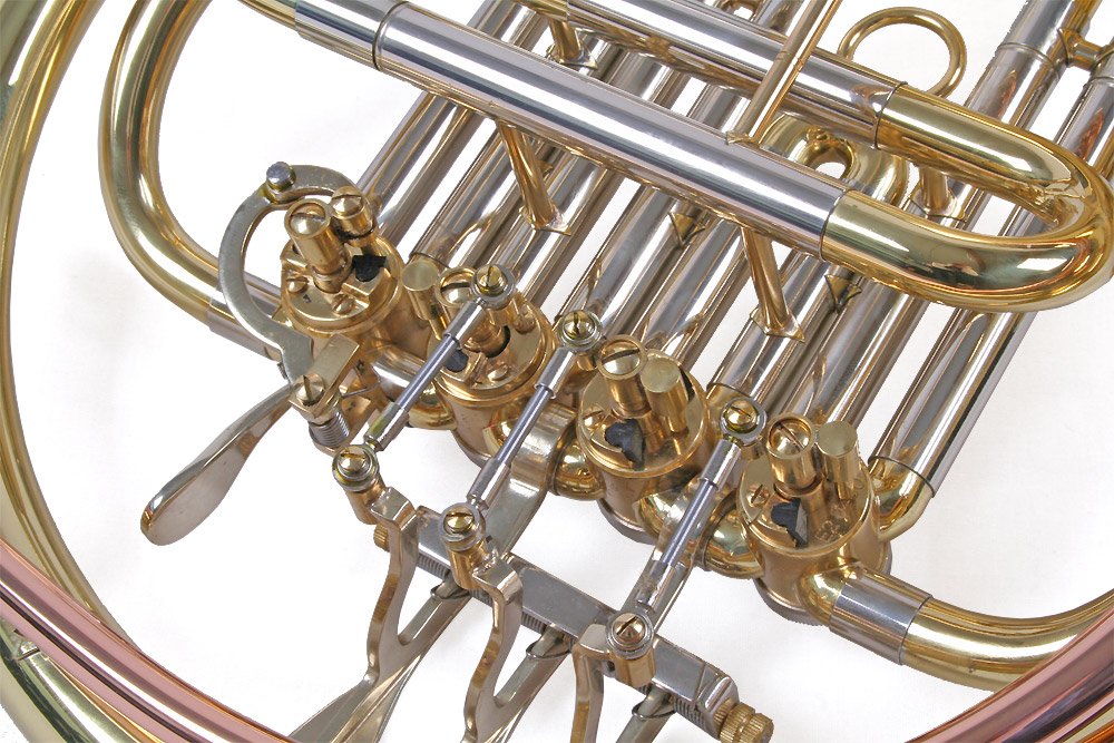 French Horn, Bb Waldhorn, Goldmessing Mundrohr, 4 Zylinderventile, Koffer,