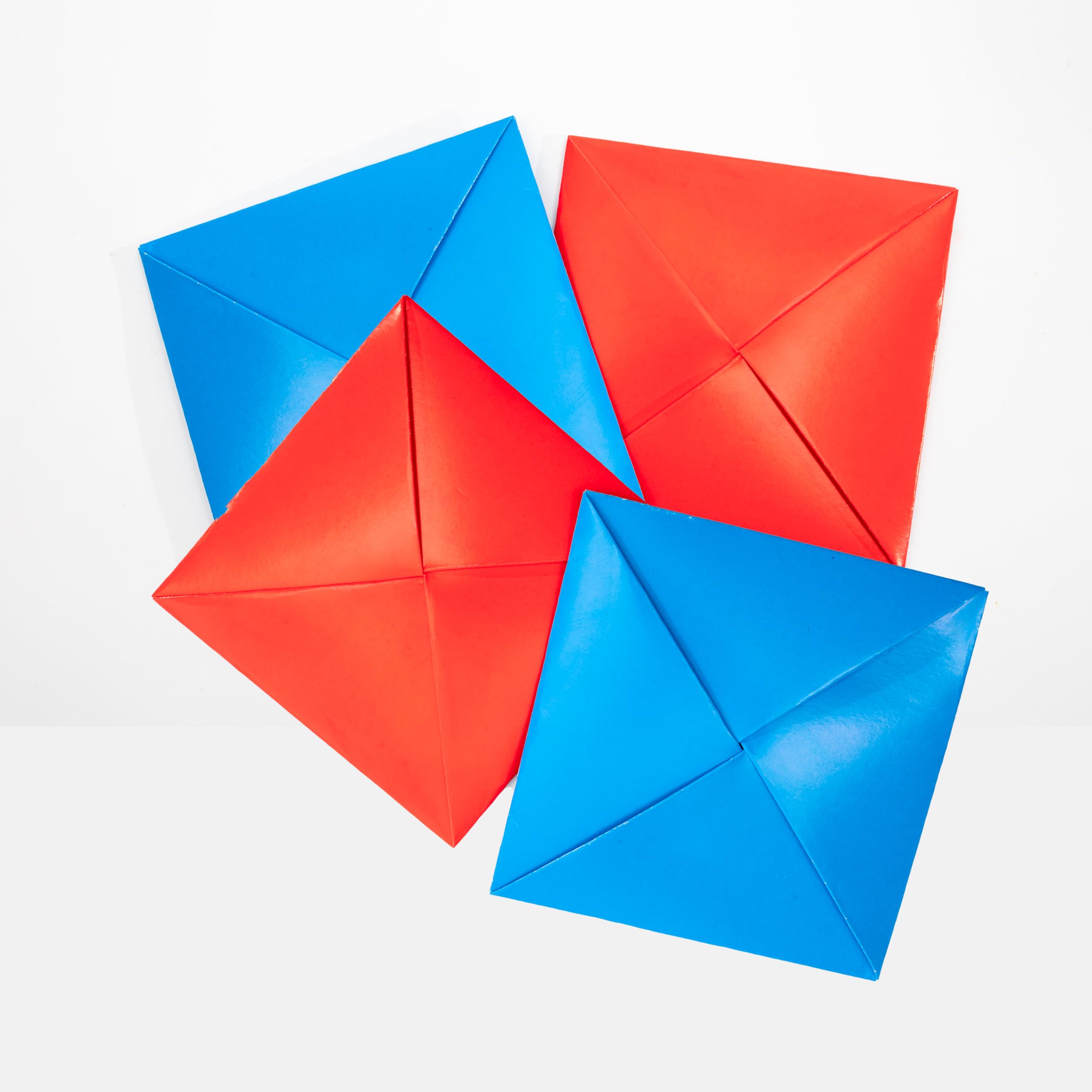 HBRG Ddakji Chigi Korean Game Paper Flip Game Blue Red Hard Cardboard Striking Paper Tile Game Party Supplies Game (2 Blue and 2 Red Papers Tile) 4Pcs Set/The ttakji is Folded