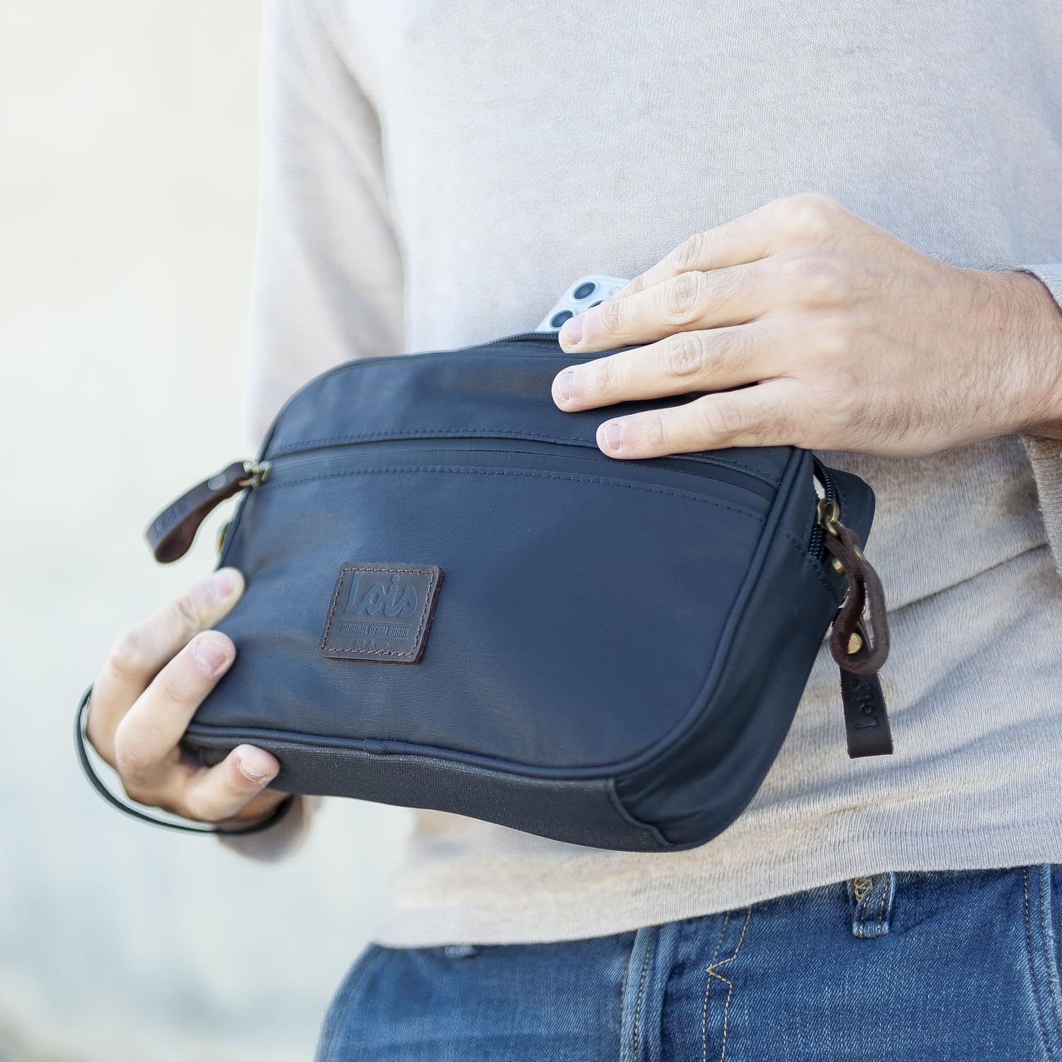 Lois Hubbard, Bolso Mano De Hombre SINT