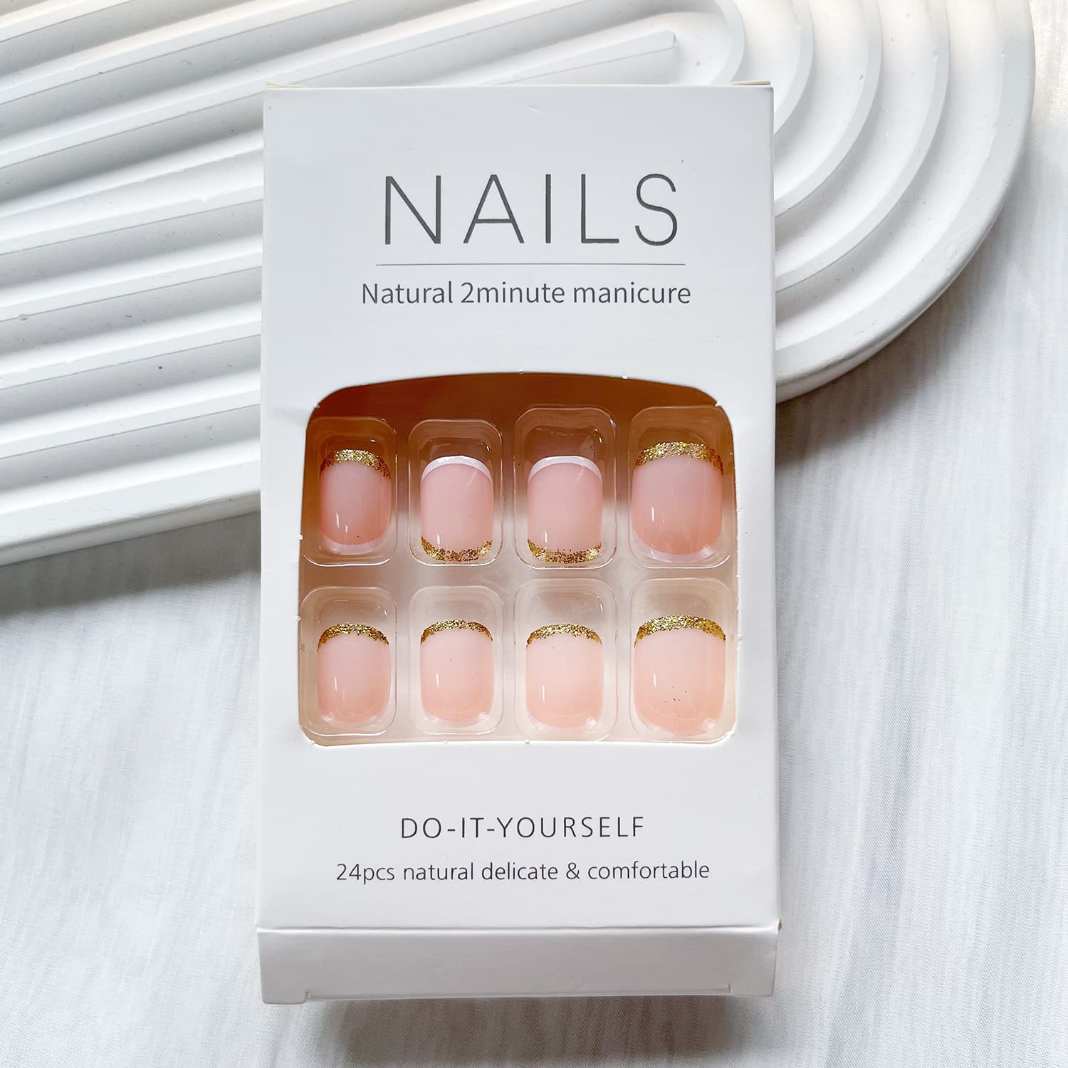 24 uñas postizas cortas, uñas postizas a presión con punta francesa, uñas postizas de cobertura completa con diseños de pegamento brillante en las uñas blancas y doradas, uñas acrílicas rosas 6