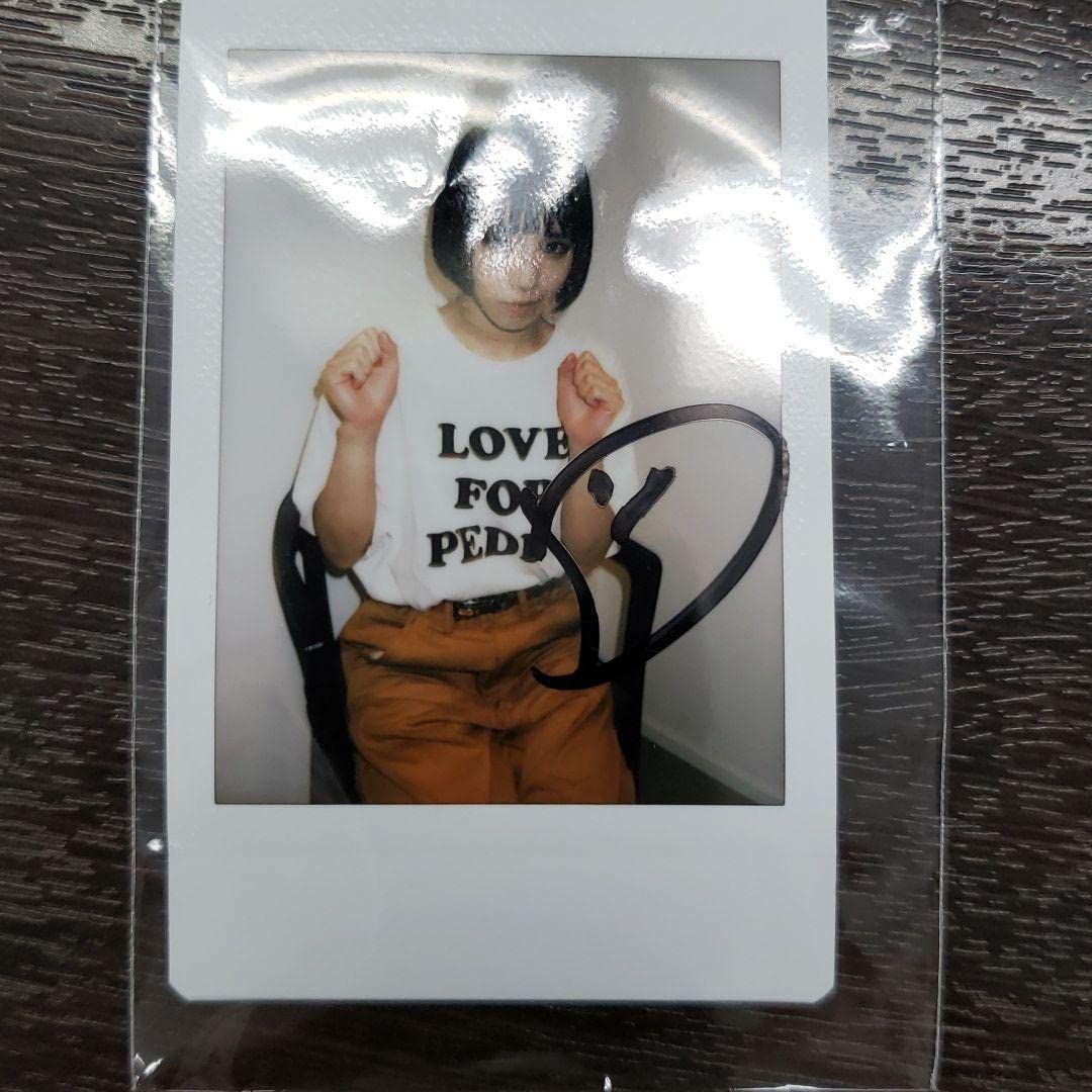 Amazon.co.jp: PEDRO (BiSH アユニD) 直筆サイン入り チェキ : おもちゃ 