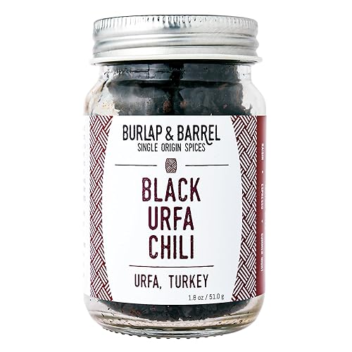 Burlap Barrel - Chili Urfa Negra - También Conoce como Urfa Biber e Isot de Turquía - Agregue un salado medio caliente su pasta huevos sopas o
