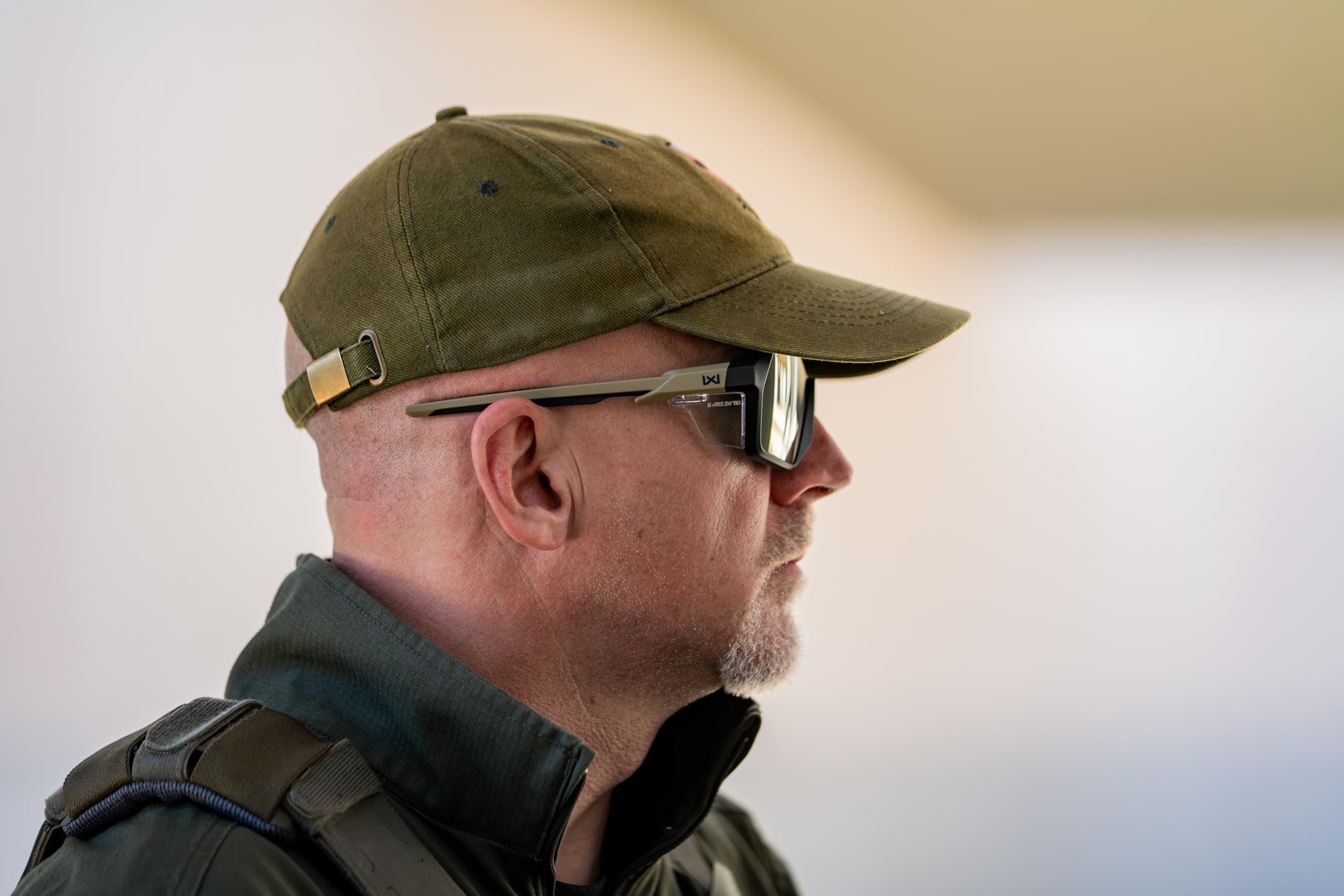 Wiley X Citadel Shield okulary przeciwsłoneczne ochronne UV tarcze strzeleckie wędkarskie rowerowe czarno-oprawione brązowe soczewki lustrzane tungstenowe