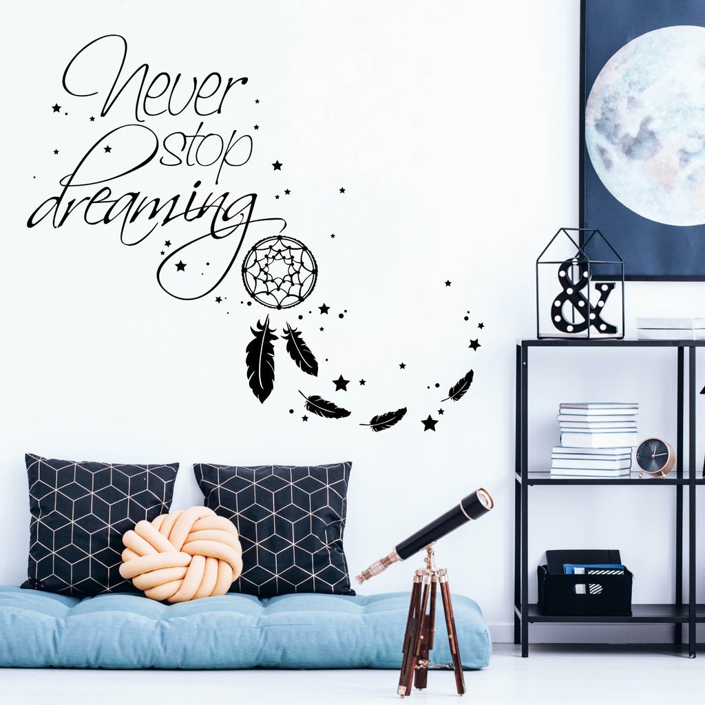 Wandtattoo Traumfänger mit Schriftzug "Never Stop Dreaming" und Federn von Wandtattoo-Loft® / Zitat/Wandsticker/Wandaufkleber / 54 Farben / 3 Größen/haselnussbraun / 120 cm breit x 104 cm hoch