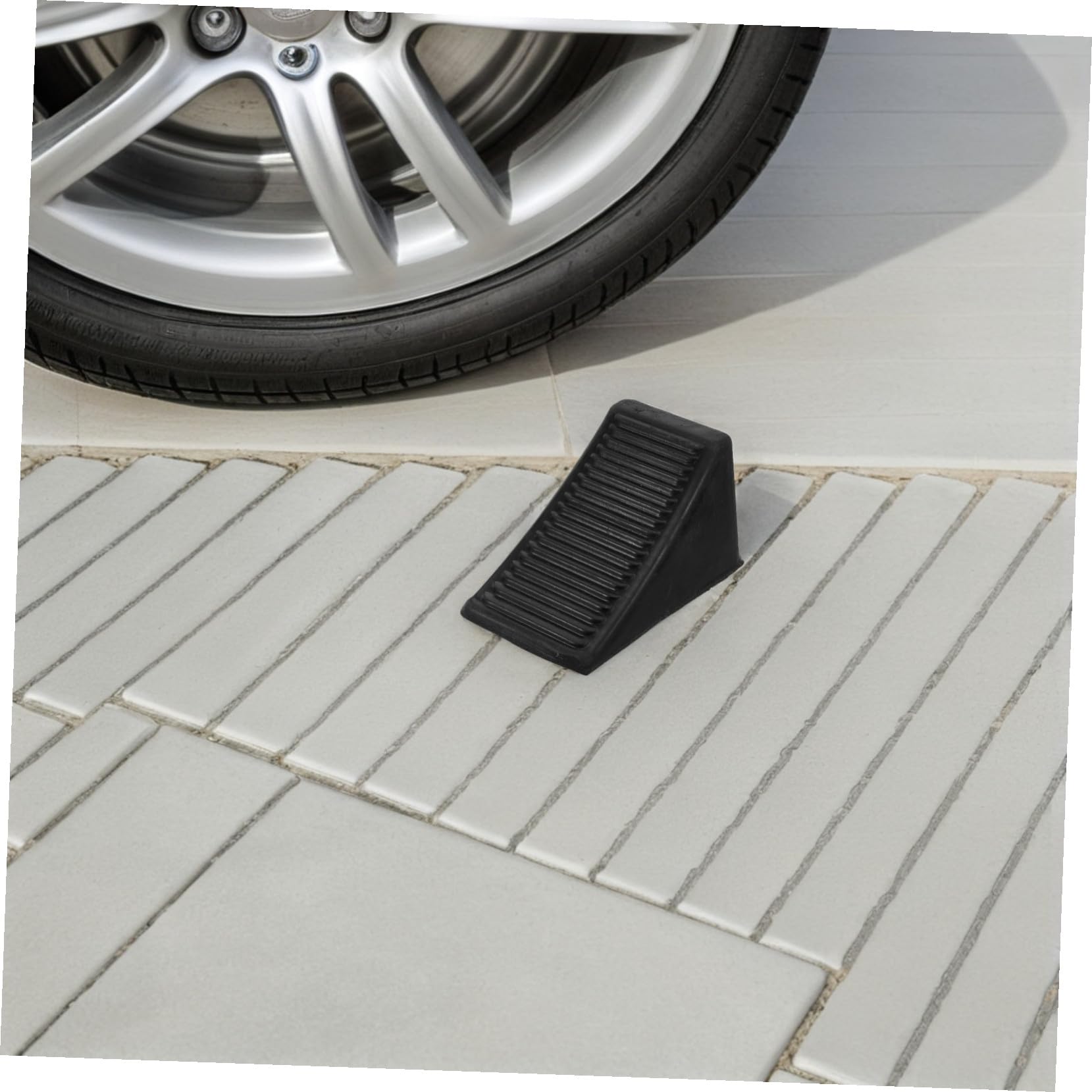 iplusmile 2 Stück Gummiradkeile mit Ring Rutschfeste Reifenstopper für Garage Dreieckige Radblocker für Kleinwagen Garagen Parkstopper für Auto Anhänger