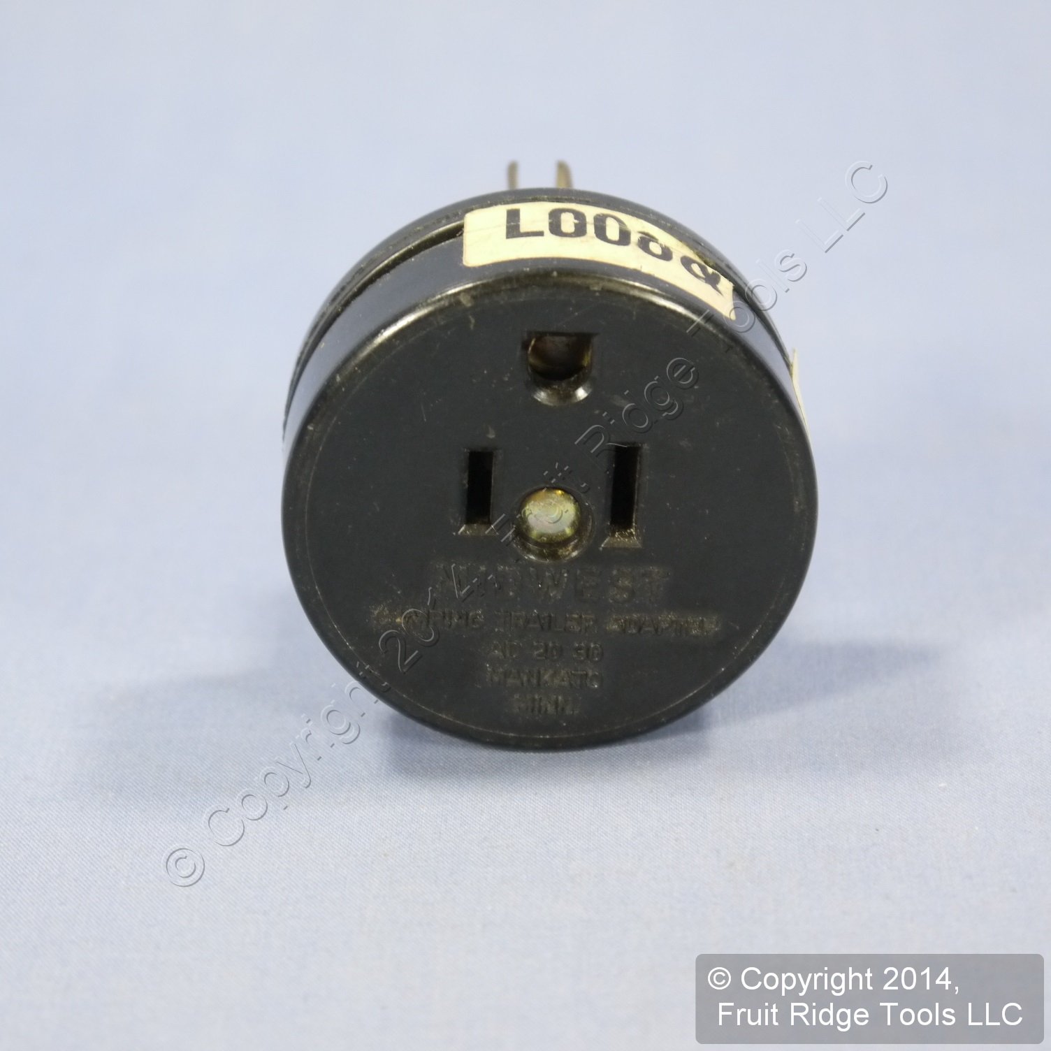 Midwest AD2030 Adapter – Wandelt 15/20A (Nema 5-20R) Auf 30A/120V Um – Robust, UL-zertifiziert