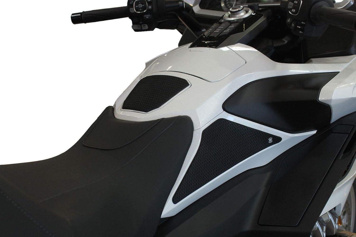 TechSpec Gripster Tank Grips - Compatible WIth HONDA GOLD WING (17-CURRENT) - 62-2028-SS - SnakeSkin