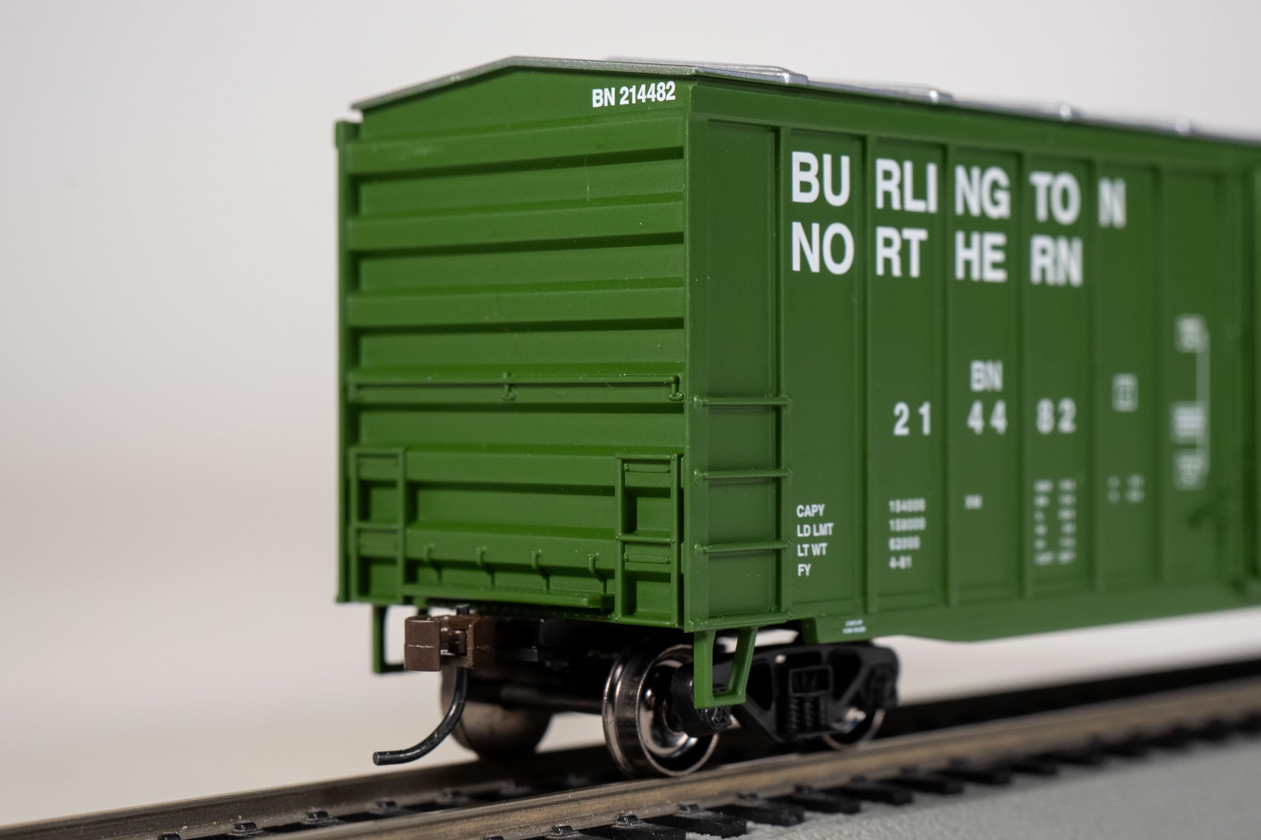 Amazon.com: Bachmann Trains - 50' Outside Braced Box Car