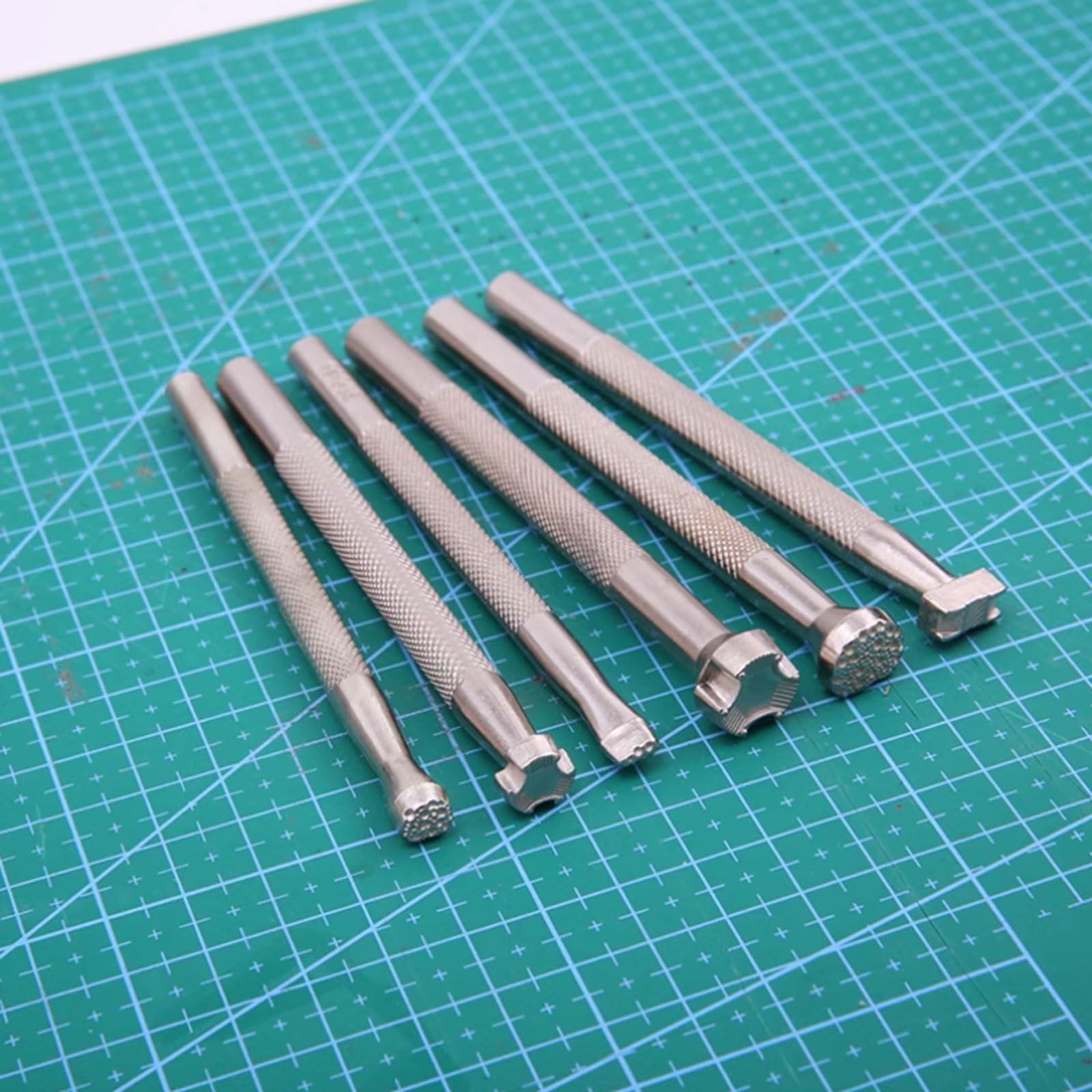 Juego de Herramientas para Estampar Metal, Juego de 12 Sellos alfanuméricos de Cuero con Sellos de 6-8 mm y punzón de 104 mm