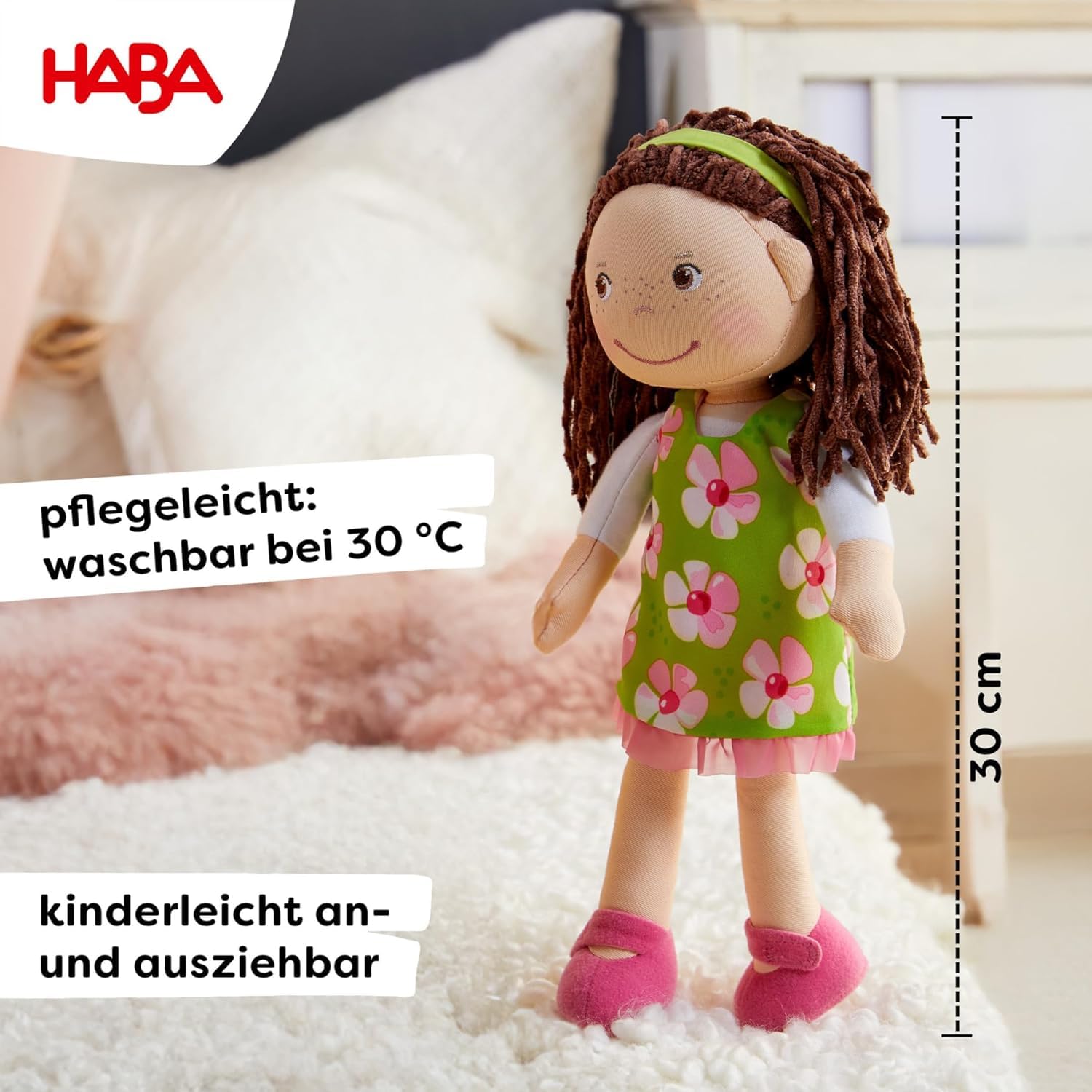 HABA Kuschelpuppe Coco – Weiche Stoffpuppe 30 cm, ideal für Mädchen und Jungen, waschbar und leicht an- und auszuziehen, ab 1,5 Jahren – 1303666001