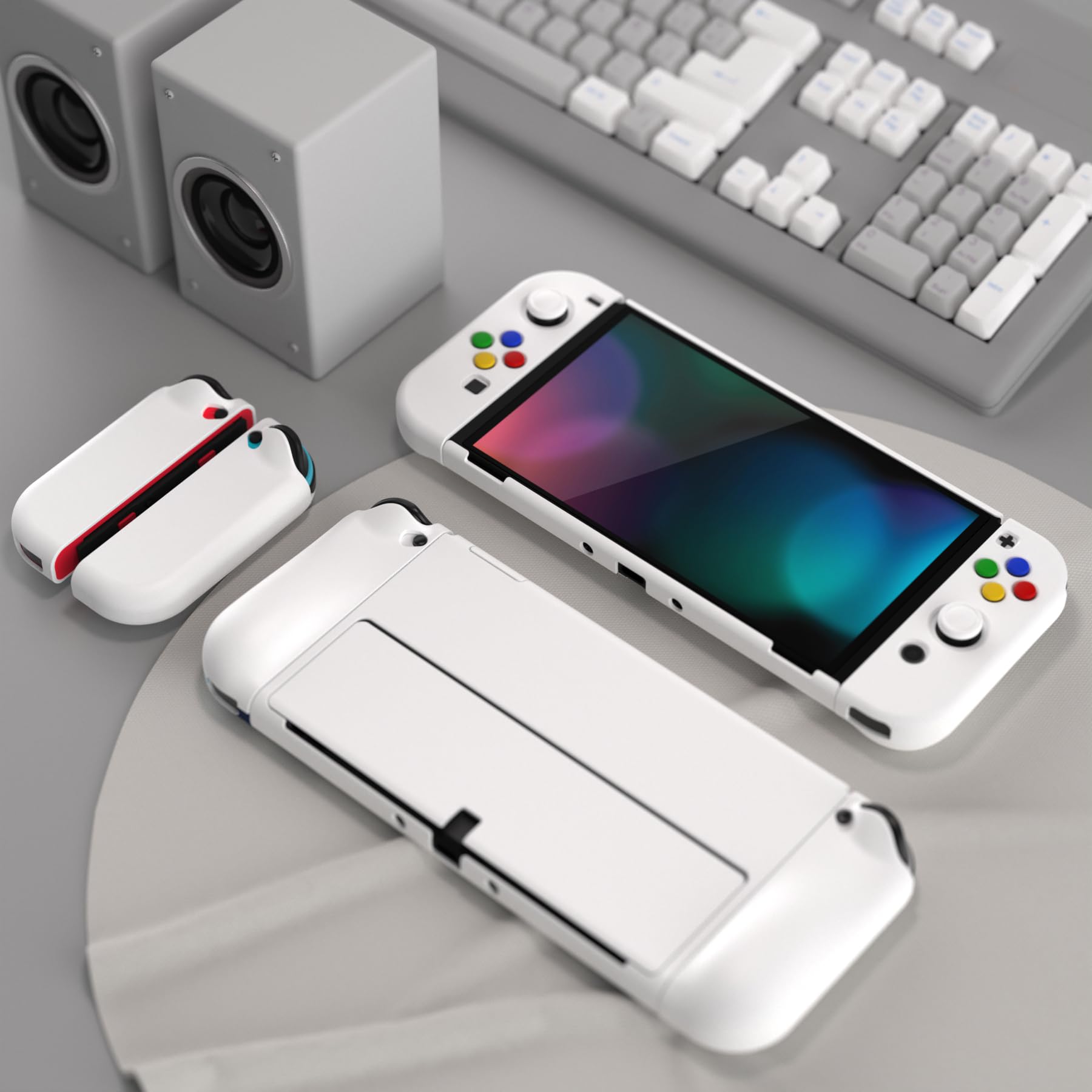 PlayVital Cover Custodia per Nintendo Switch OLED, Grip Ergonomico Intercambiabile per Joycon, Copertura Protettiva Rigida Accessori per Switch OLED&Copri Analogici/Tasti-Bianco