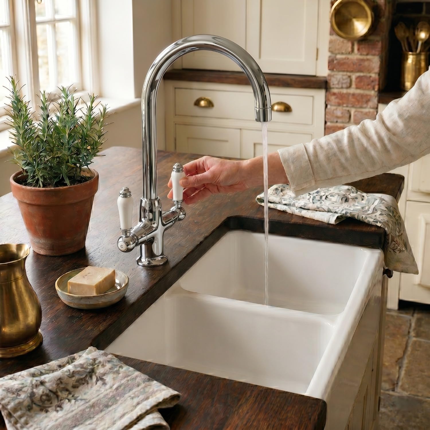 Go Bathrooms Kitchen Mixer Tap Chrome Victorian Swivel Faucet — image 1