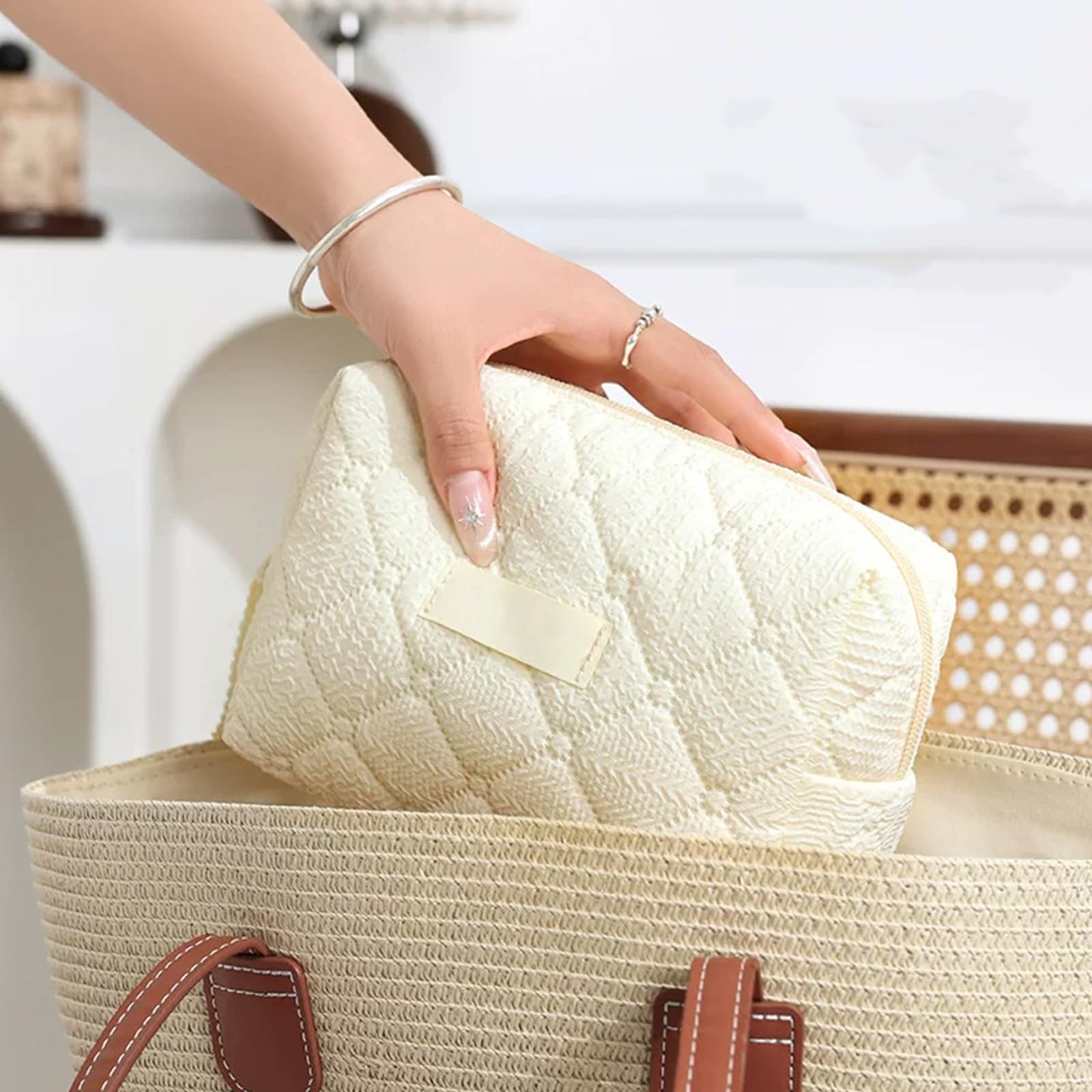Grande Trousse Trucco a Larga Apertura, Organizer per Toiletries, Cosmetici, Facile da Pulire, Tessuto Morbido e Soffice, per la Cura Della Pelle e Gli Articoli Essenziali(White)