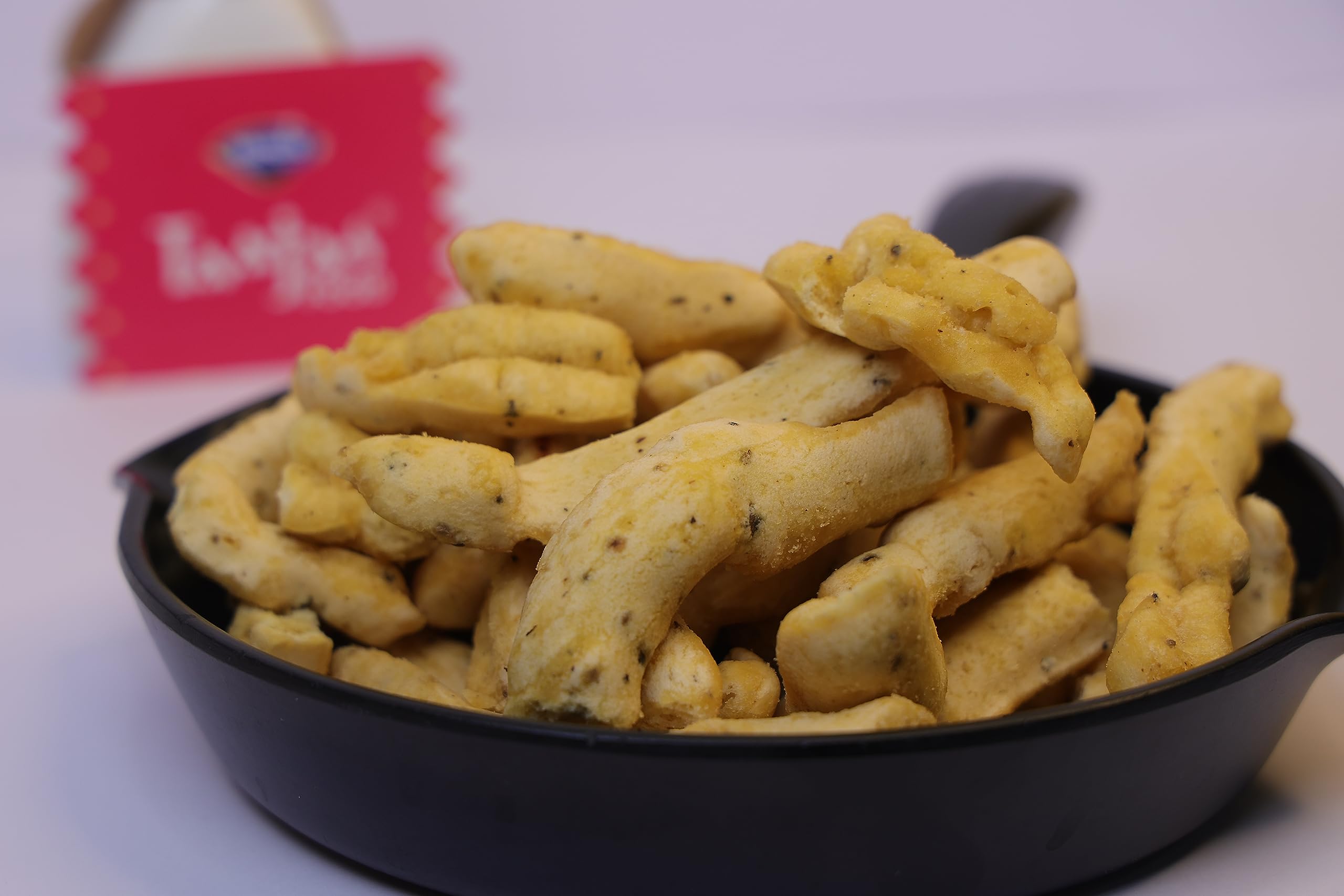 Taajas Food (Since 2003) Gathiya 225g | Ready to Eat Gujarati Snacks | Fresh Delicious Namkeen, Healthy & Tasty Tea Time Snacks | 100% Vegetarian Indian Gathiya Vanela